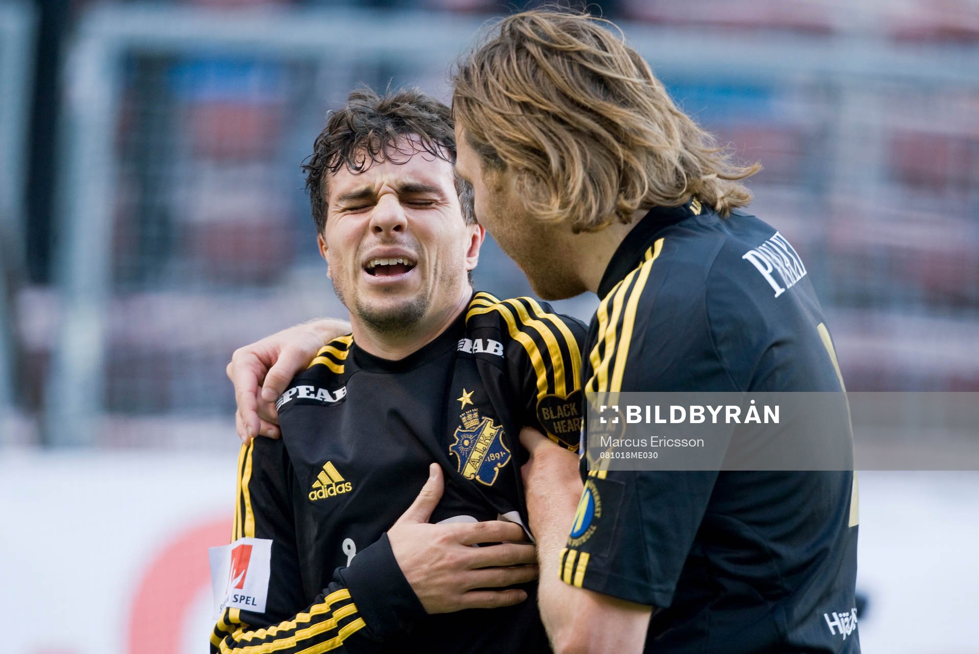 Daniel Mendes har ont i revbenet