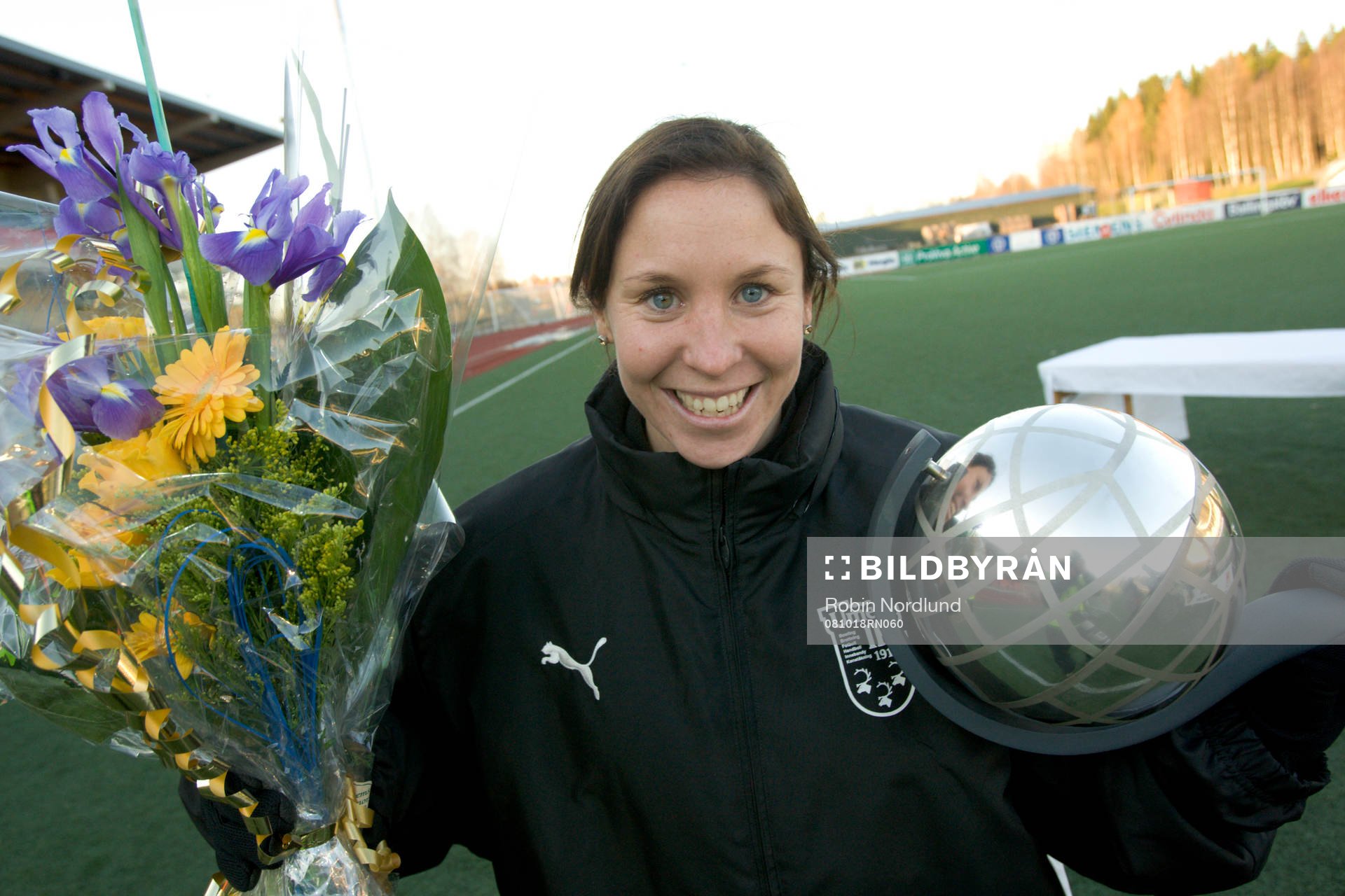 Hanna Ljungberg, med pokal