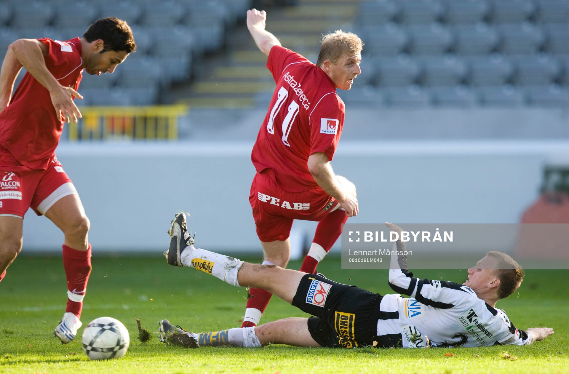 0-3, Stefan Batan stöter in bollen sedan Xhevdet Llumnica