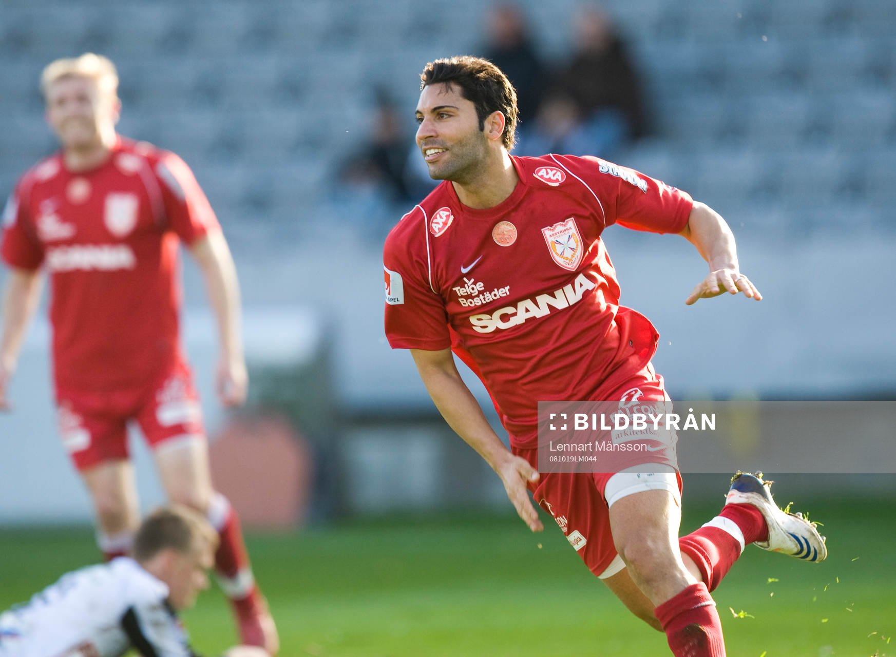 0-3, Stefan Batan, jubel