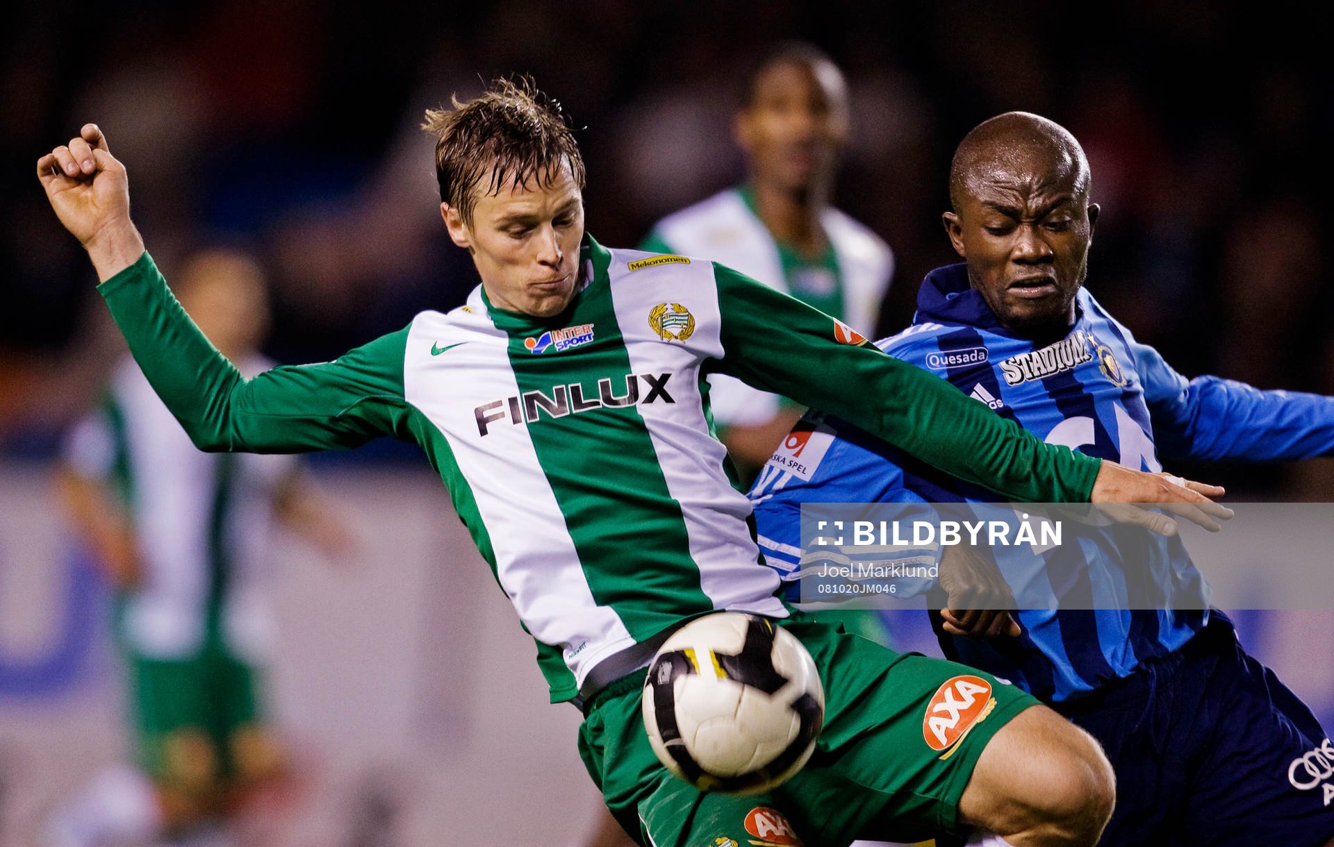 David Johansson, Hammarby, i kamp om bollen med Jones Kusi