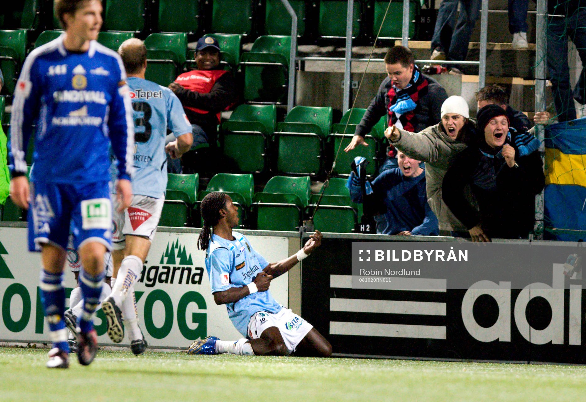  Yannick Bapupa, Gefle jubel efter att ha gjort det avgörande 2-3målet