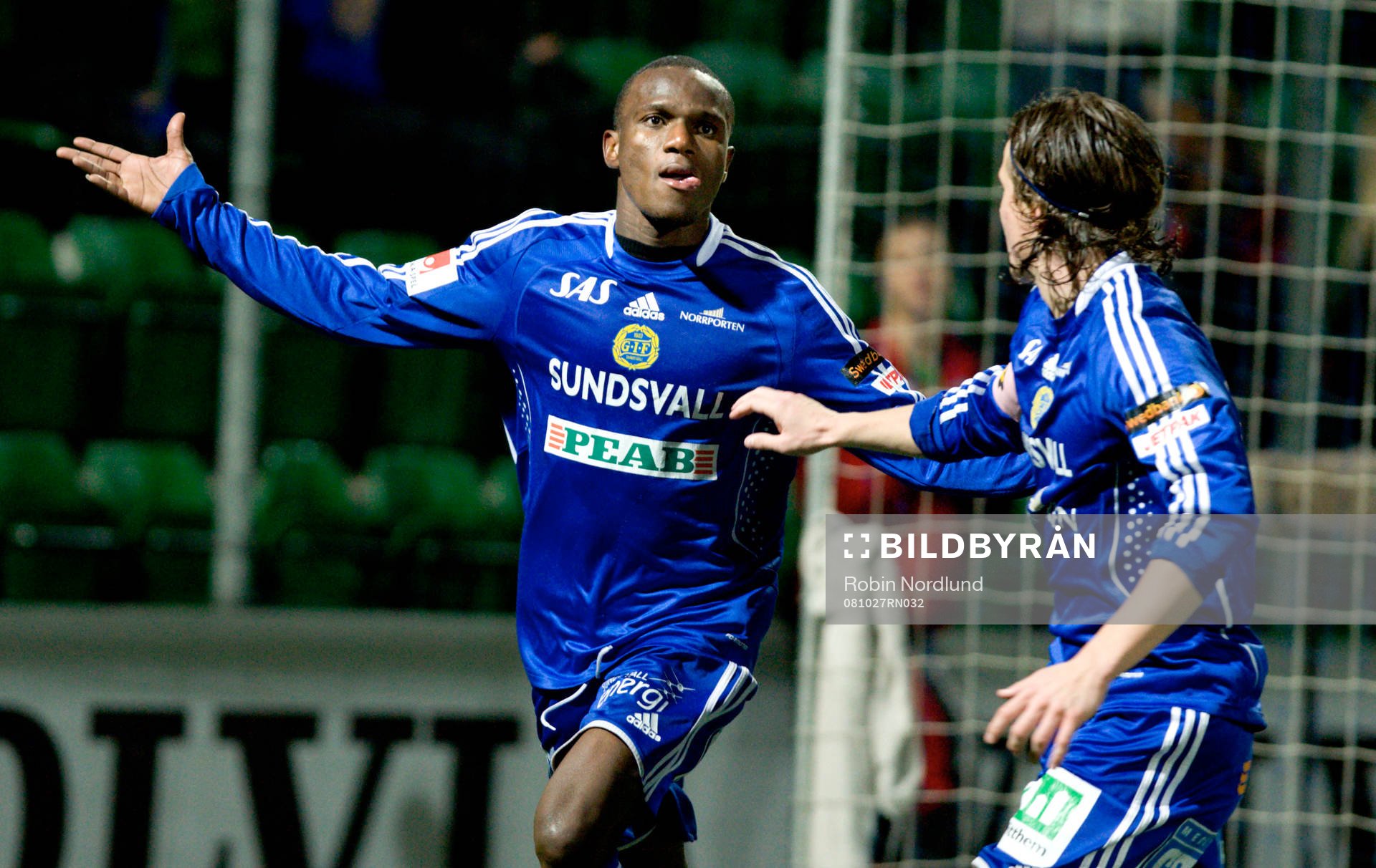 Robert Mambo Mumba, Sundsvall jubel med Linus Hallenius