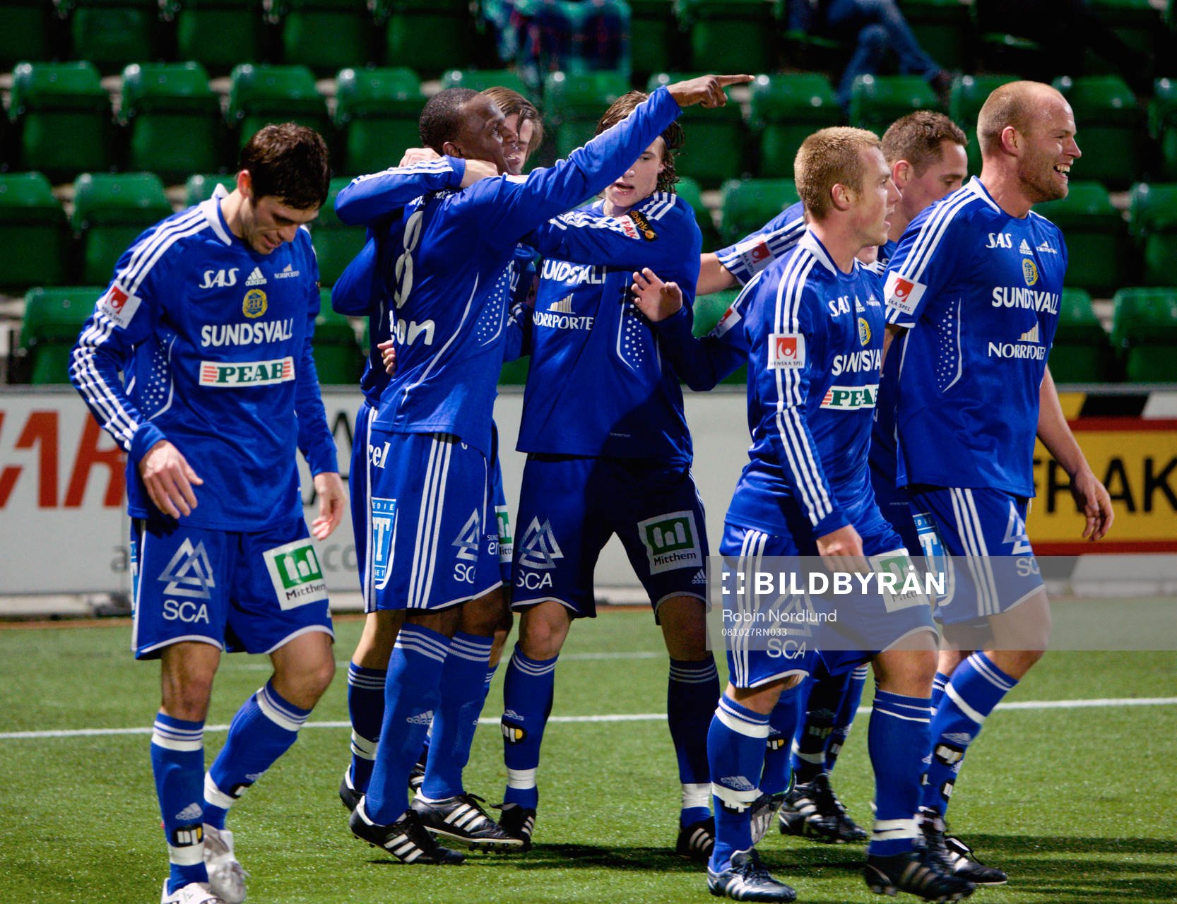 Robert Mambo Mumba, Sundsvall jubel med Linus Hallenius