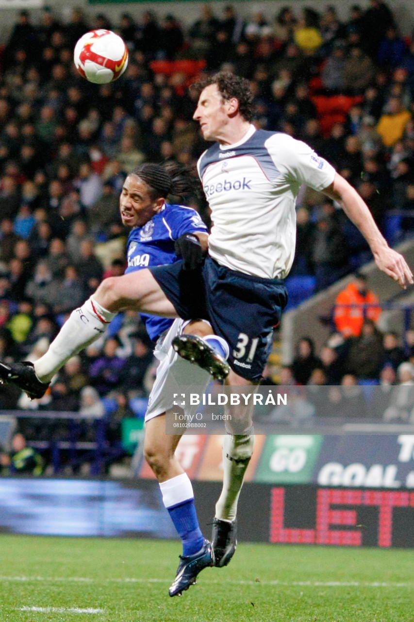 Andrew O'Brien och Steven Pienaar, nickduell