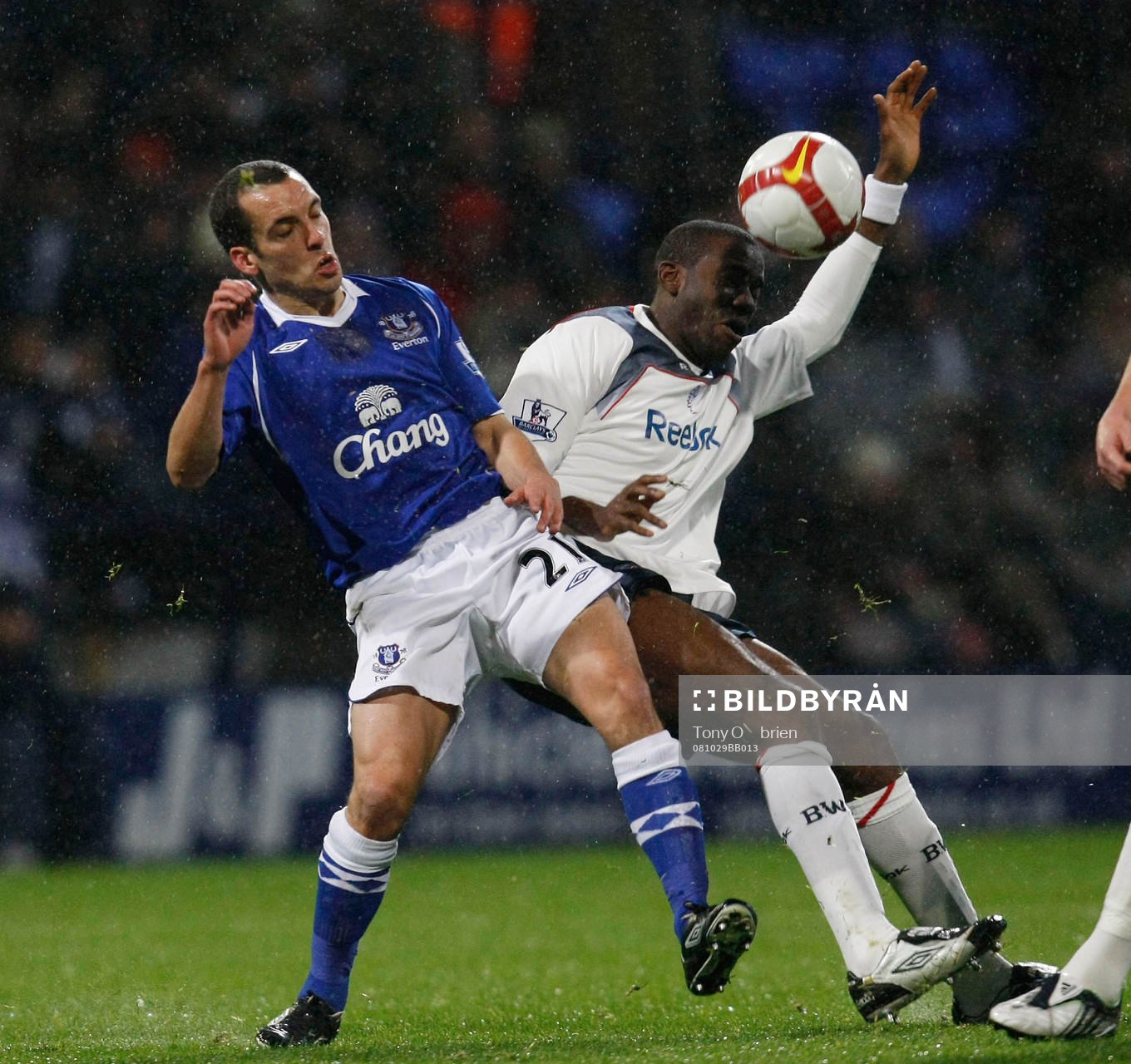 Leon Osman och Fabrice Muamba
