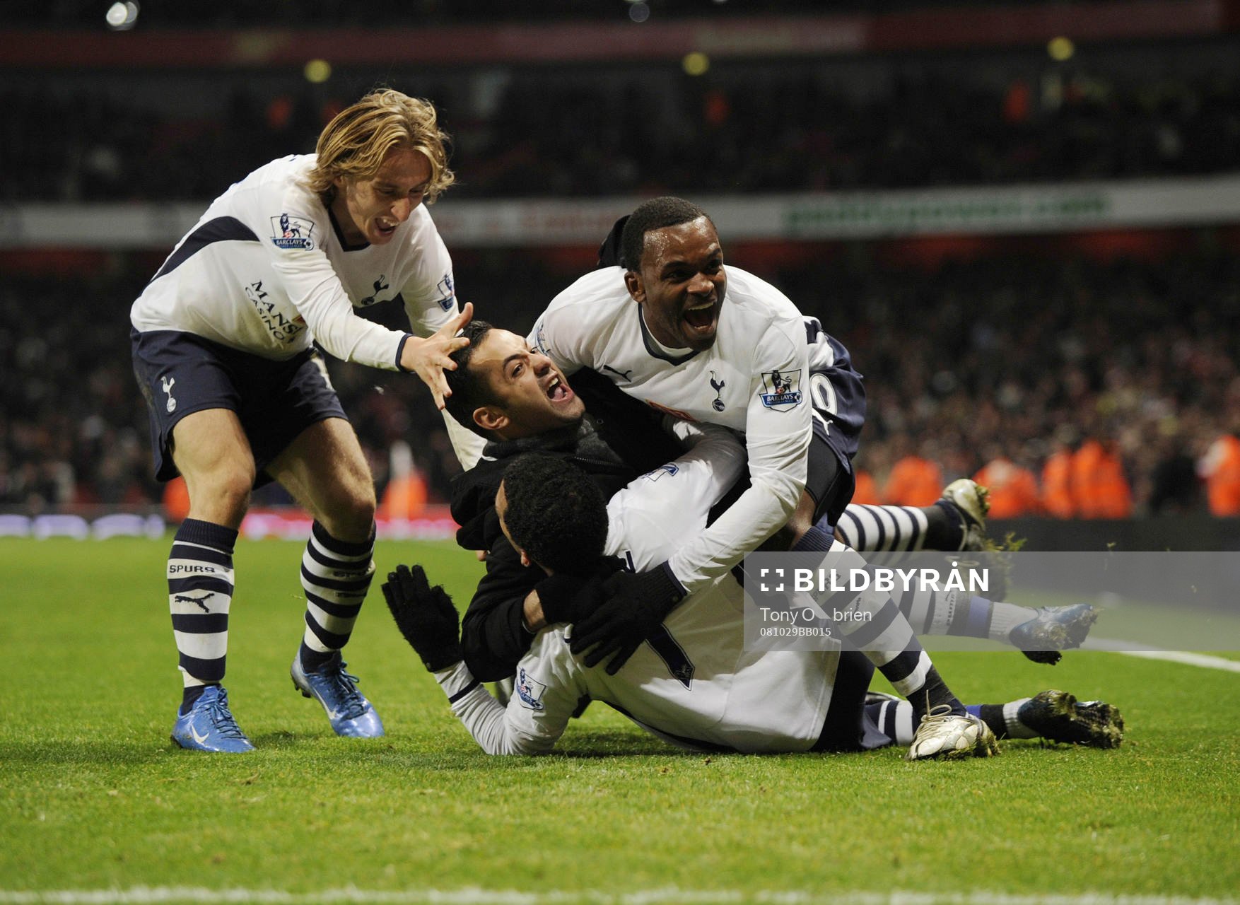 Luka Modric, Aaron Lennon och Darren Bent, Tottenham, jubel