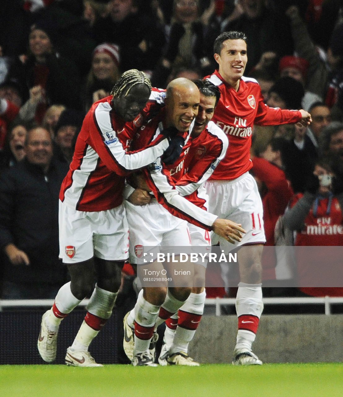 Mikael Silvestre, Arsenal, jubel med lagkamrater.