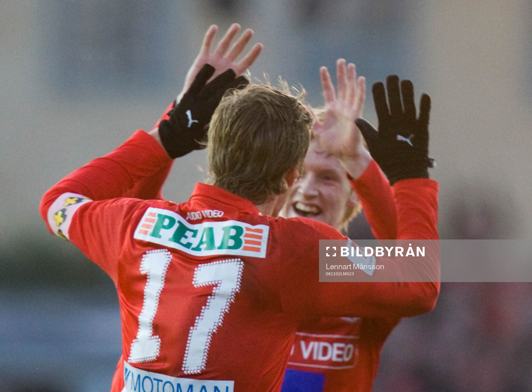 2-0, Rasmus Elm grattas av Viktor Elm