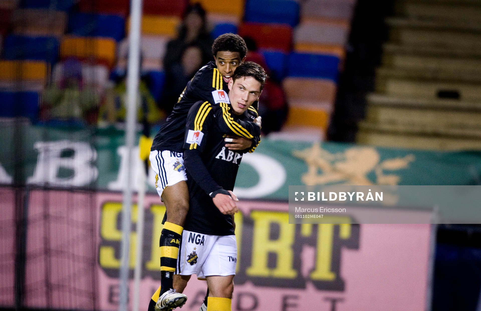 Miran Burgic, AIK, firar sitt mål med Yussuf Saleh. Jubel,