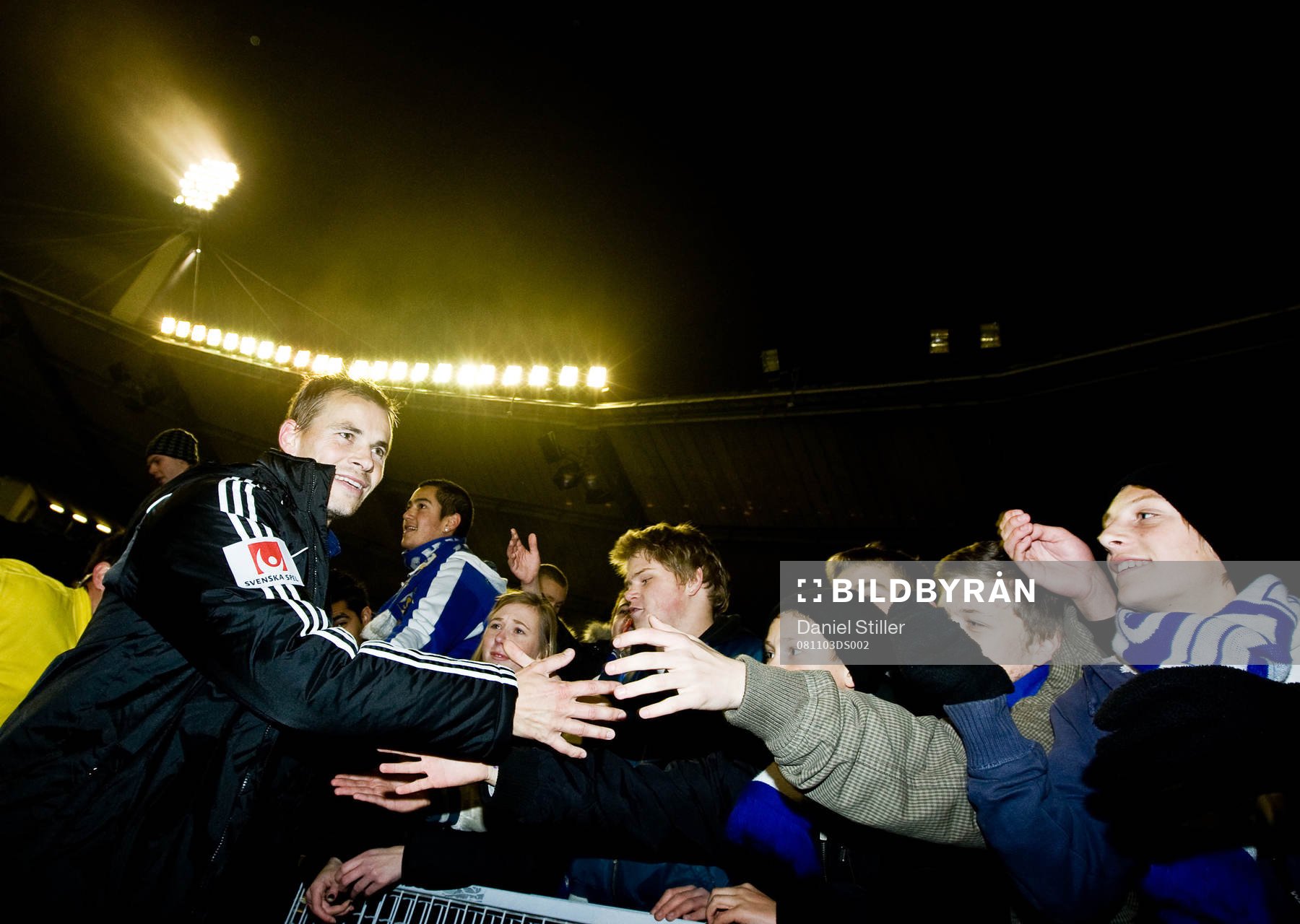 Niclas Alexandersson, tackas av publiken