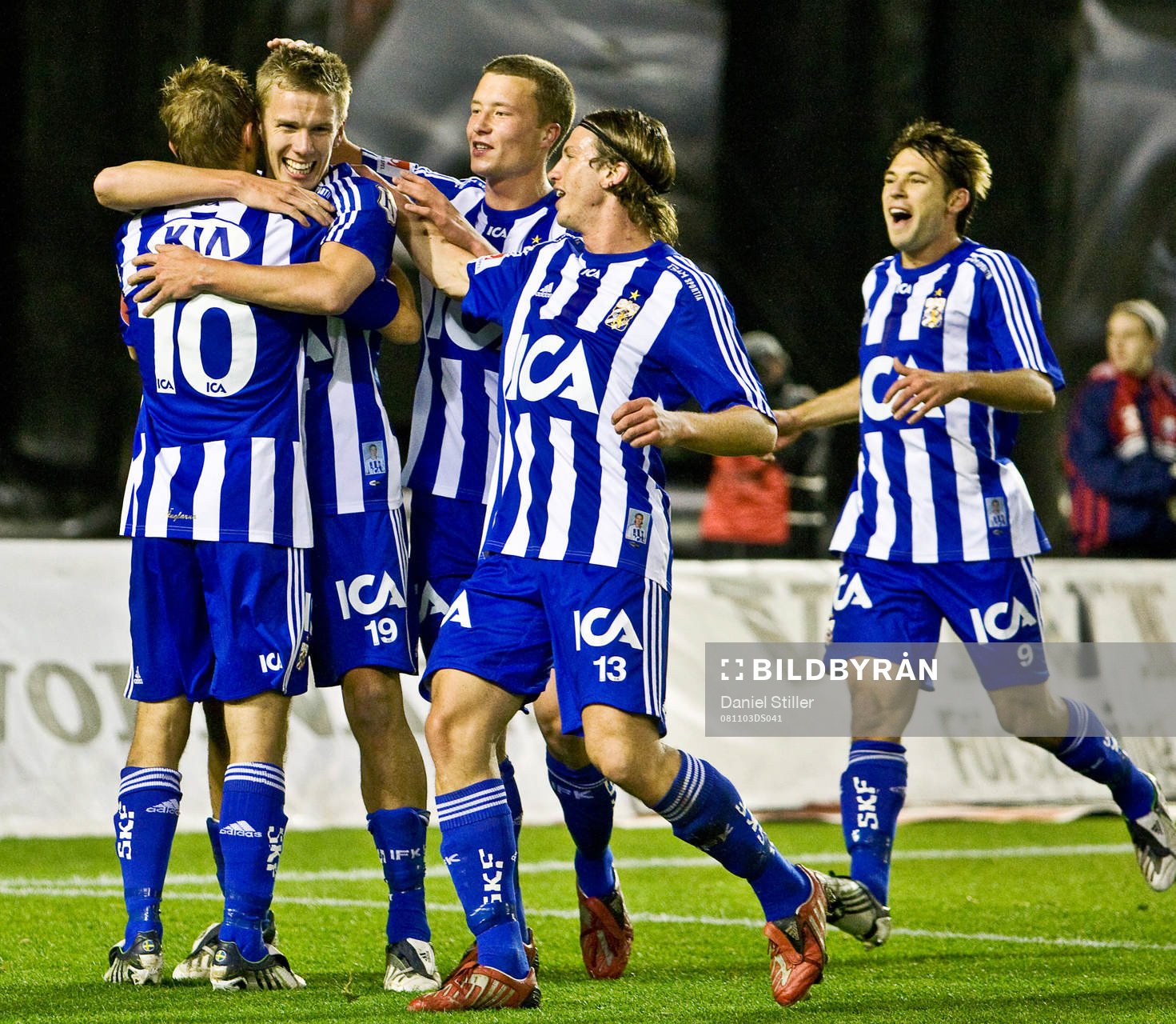  Pontus Wernbloom, gör 1-0. Jubel