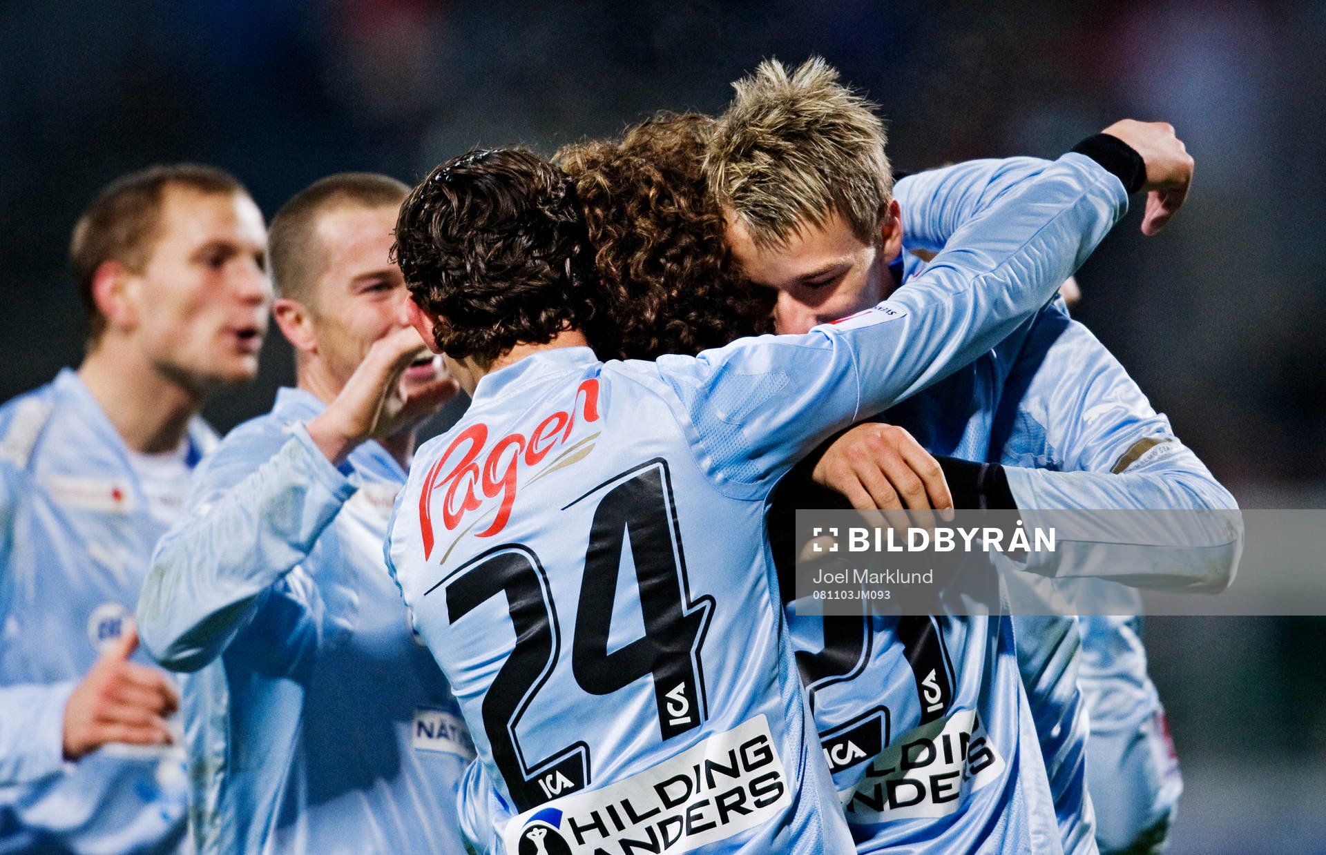 Jimmy Touma, Malmö, gratuleras till sitt mål. Jubel