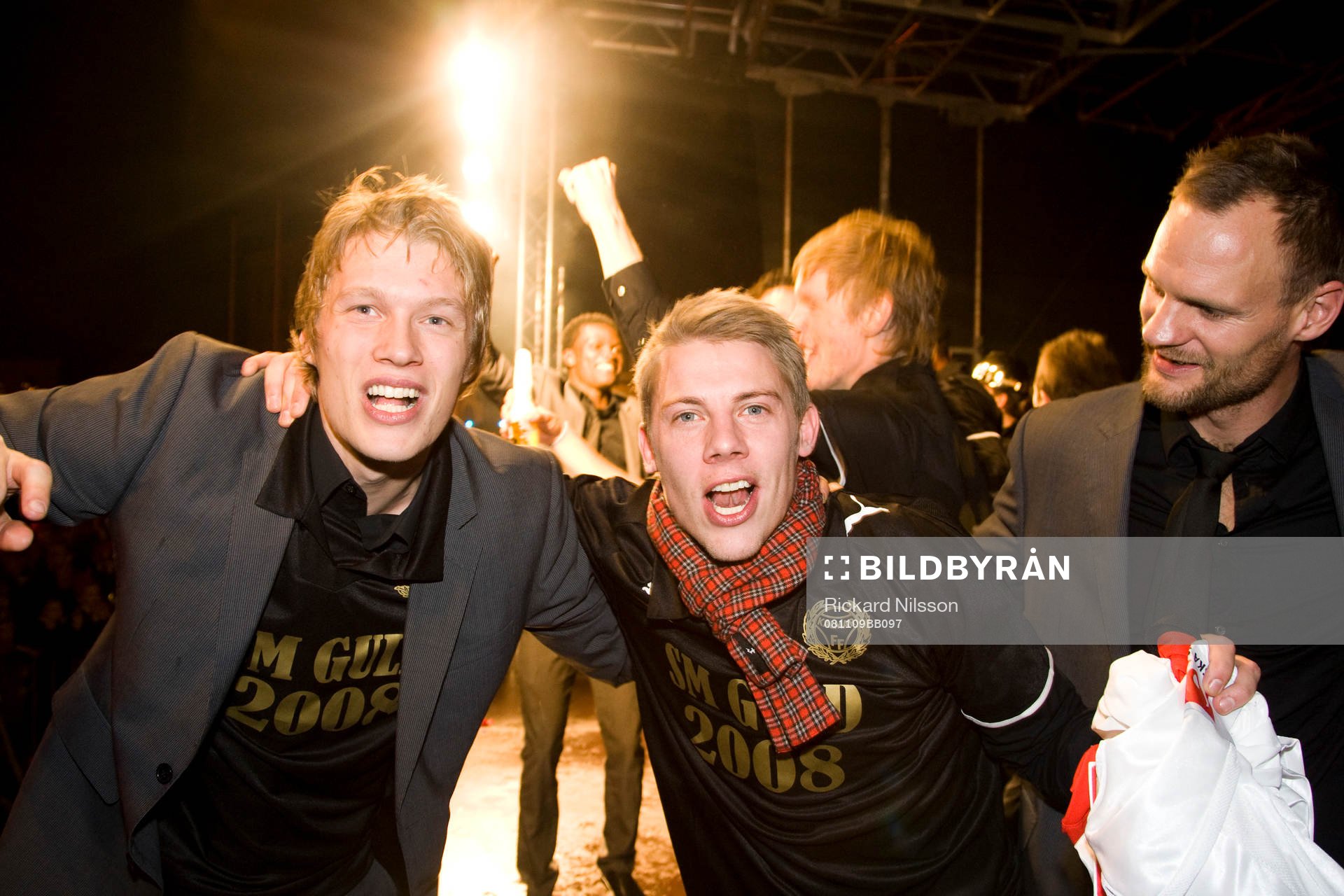Viktor Elm, Patrik Ingelsten och Tobias Carlsson, tas emot