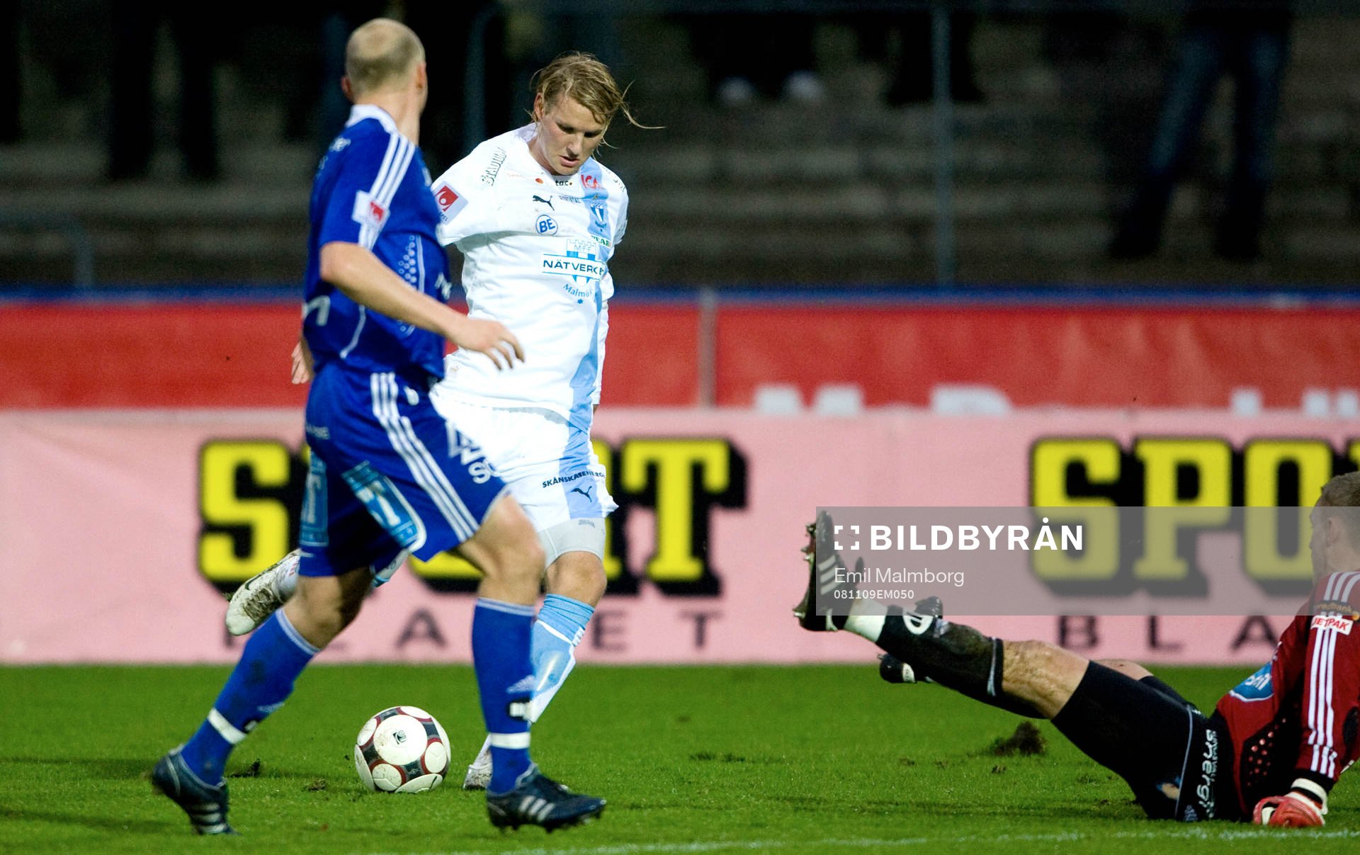 Ola Toivonen, Malmö, lyfter in 2-0