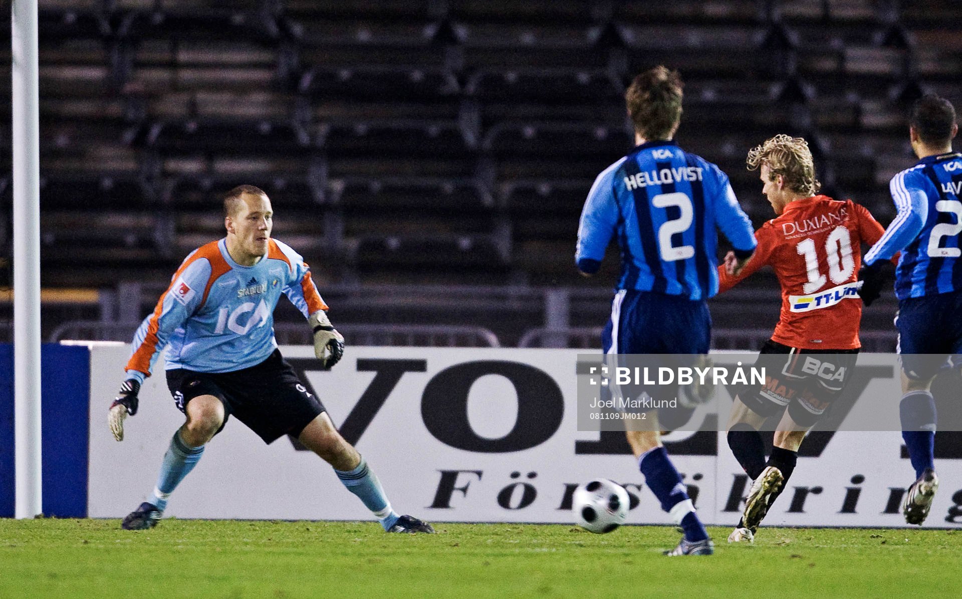 Erik Sundin, Trelleborg, lurar Oskar Wahlström, målvakt,