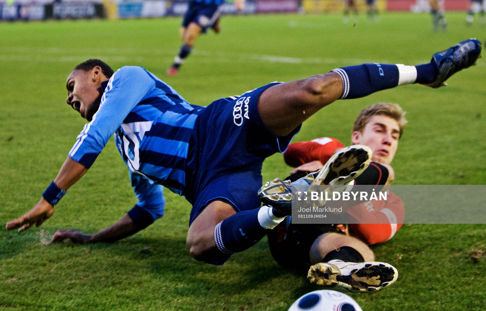 Kristian Haynes, Trelleborg, tacklar Thiago Quirino Da