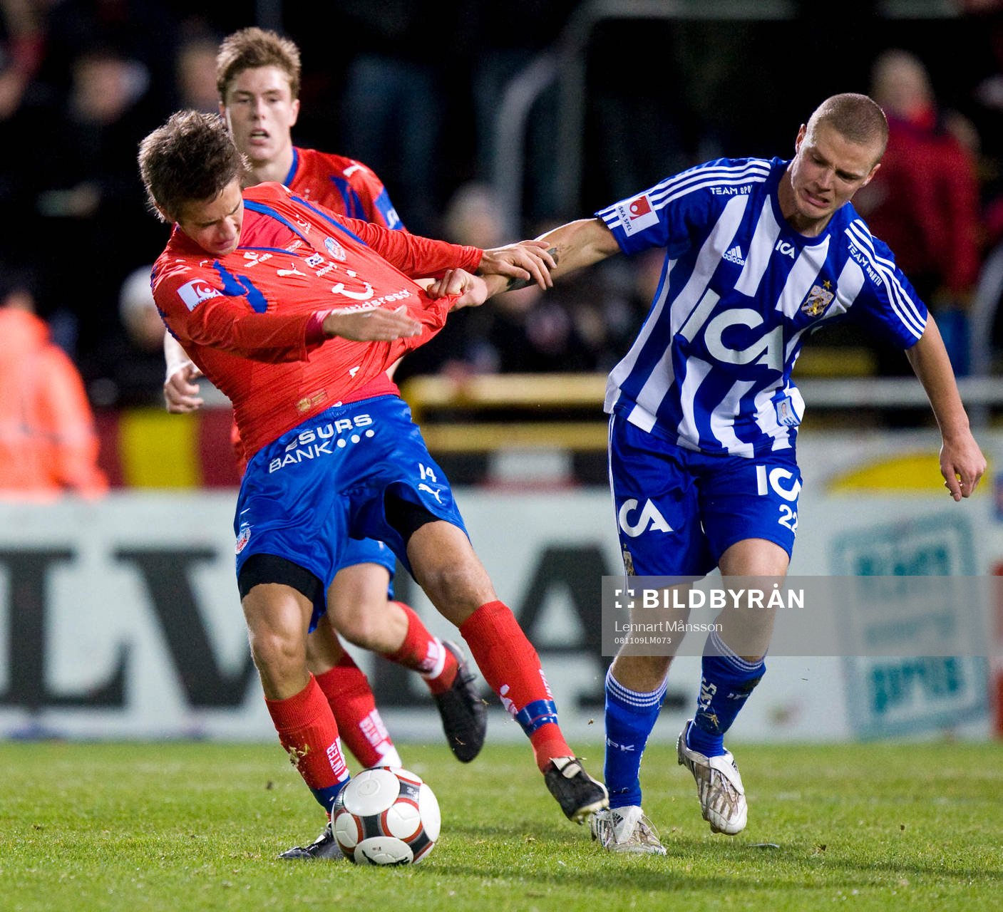 Ragnar Sigurdsson drar omkull debutanten Johan Eiswohld,