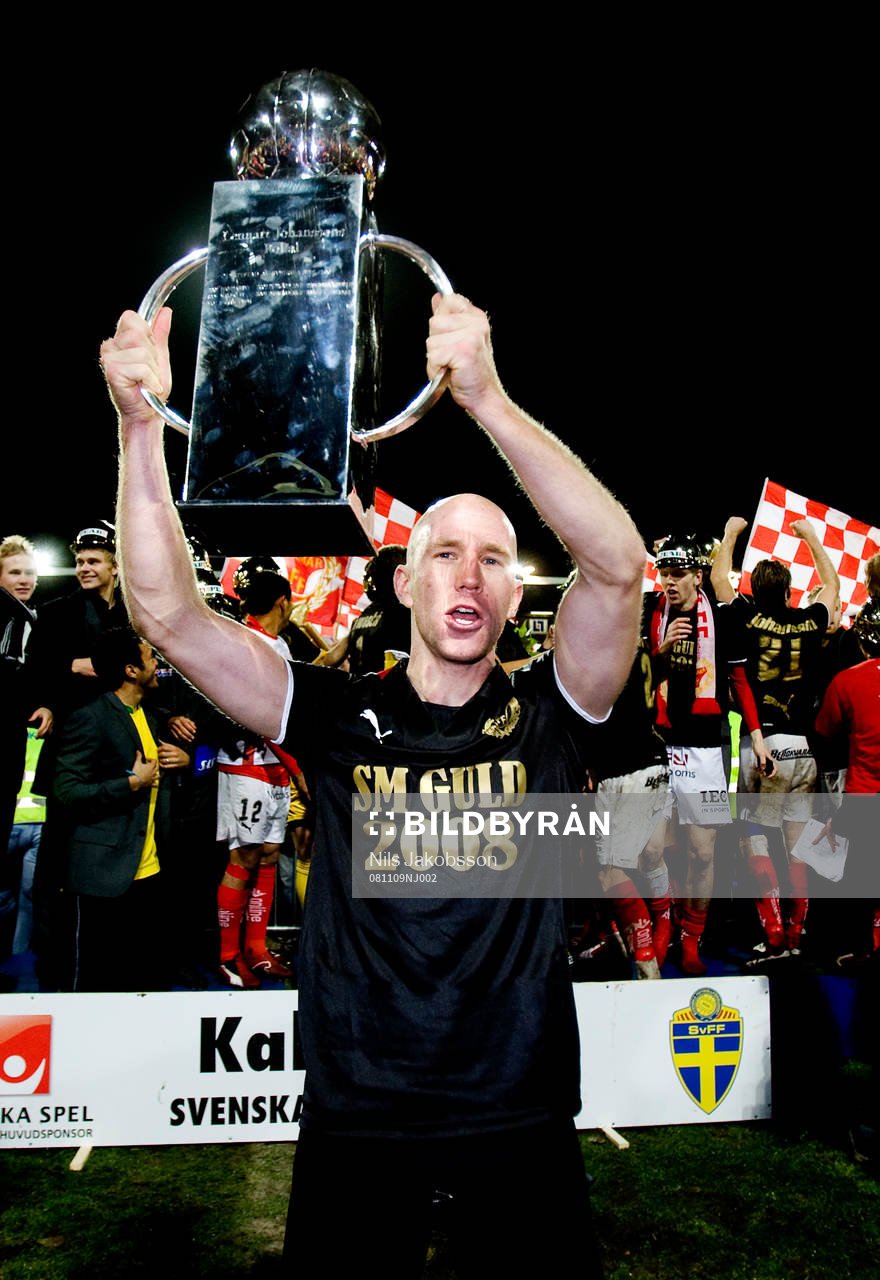 Henrik Rydström, med pokalen, SM-Guld, jubel. Svenska