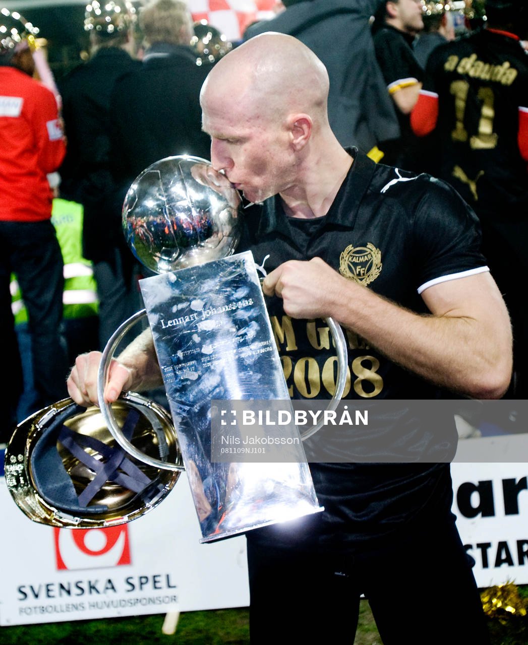 Henrik Rydström,  med pokalen, jubel, puss. Svenska