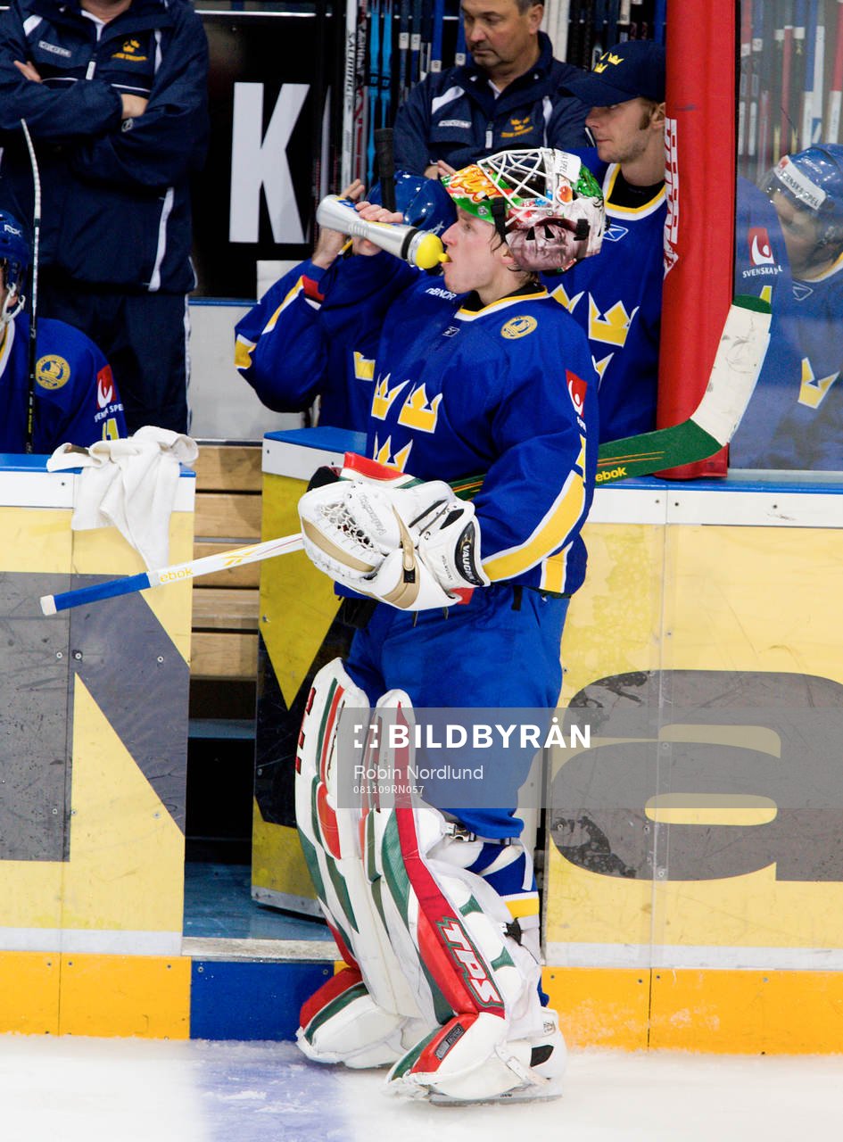 Johan Holmqvist, Målvakt