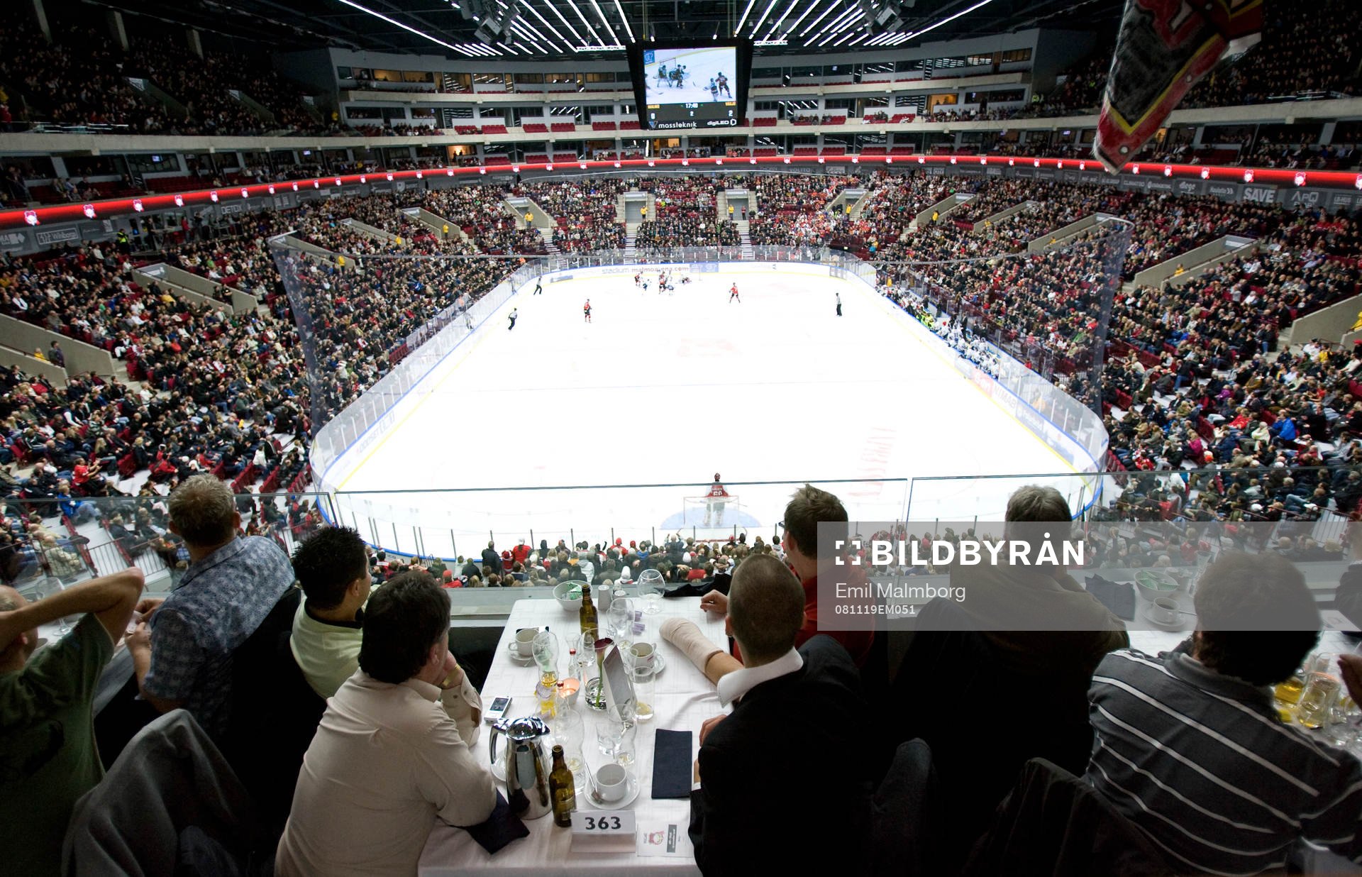 Ishockey, Malmö Arena. Interiör, restaurang, servering
