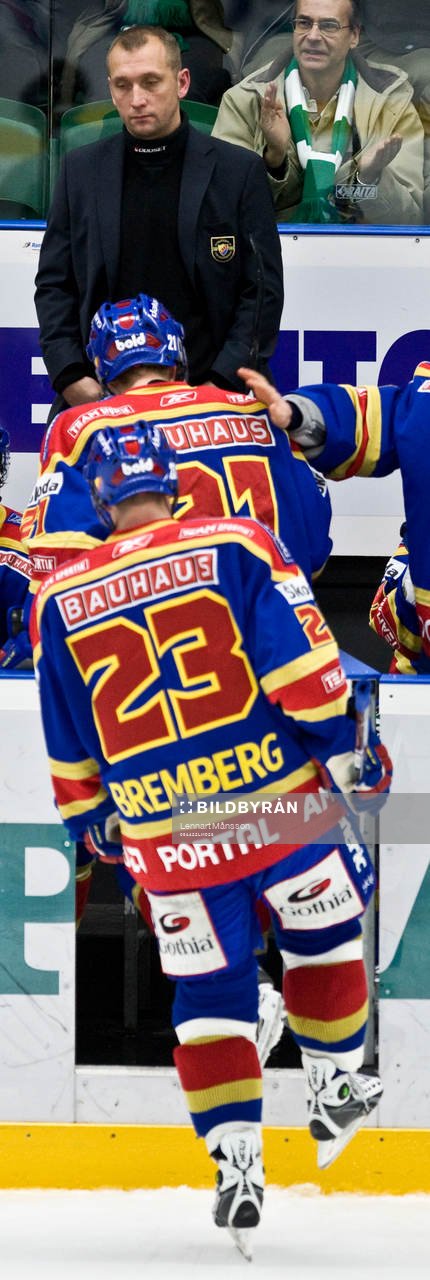 Mikael Johansson, tränare, byte, bås
