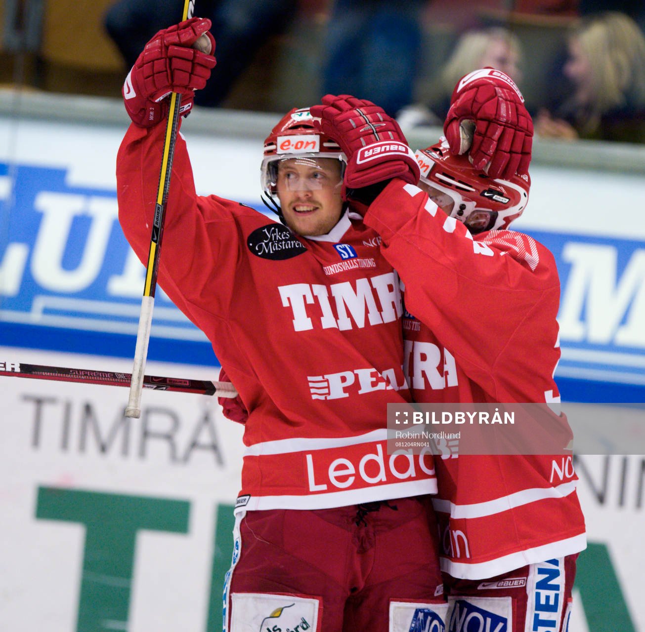 Eric Moe, avgör med sitt 3-2, jubel