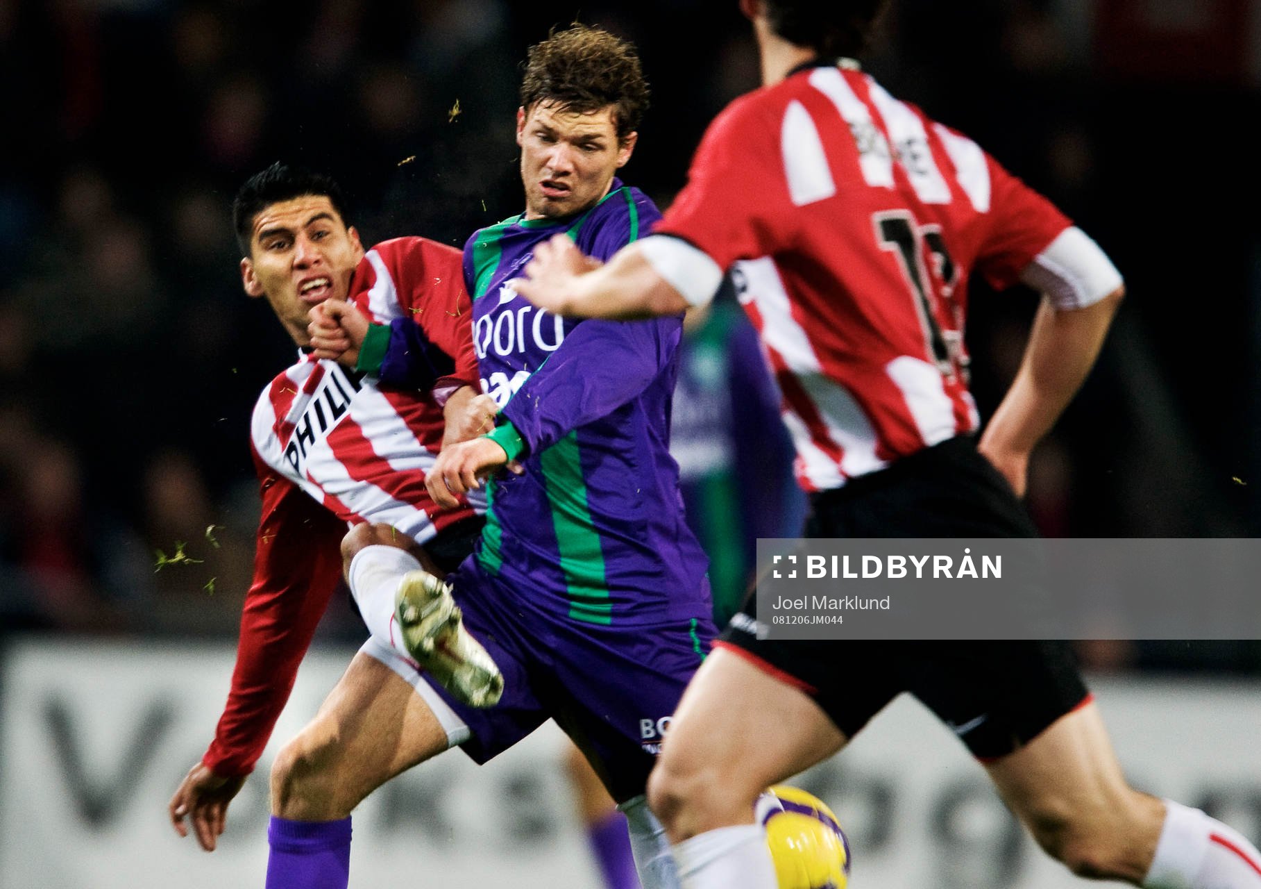 Carlos Salcido, PSV, stoppar Marcus Berg, Groningen