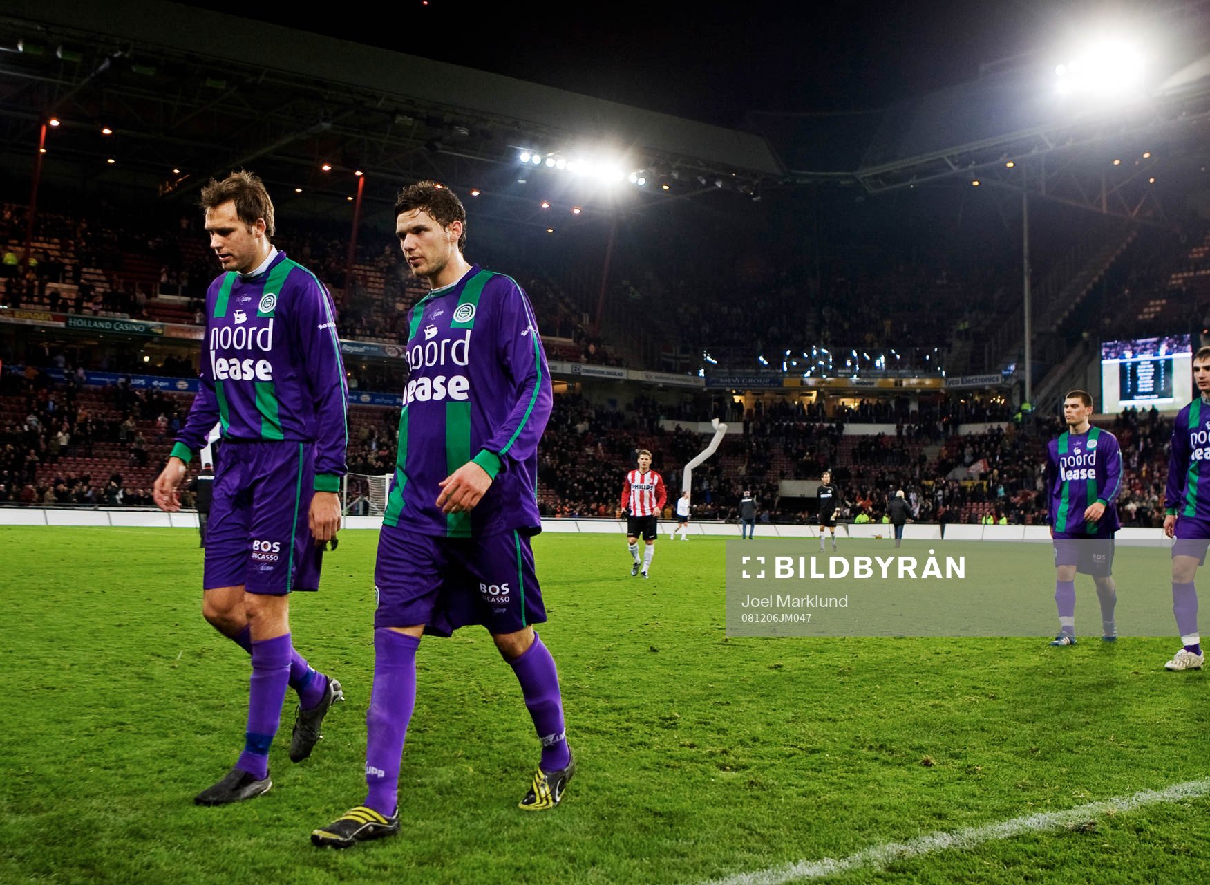 Andreas Granqvist och Marcus Berg, Groningen, lämnar planen