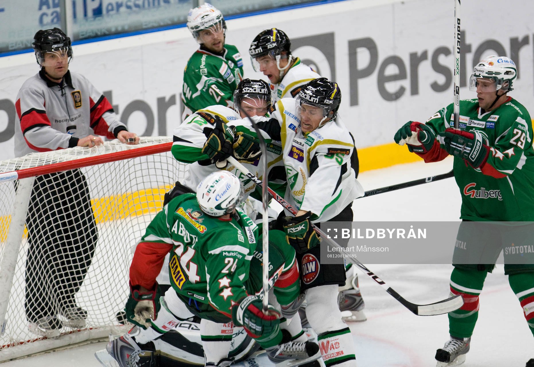 Det stora slagsmålet, Martin Sevc crosscheckar Cam Abbott,
