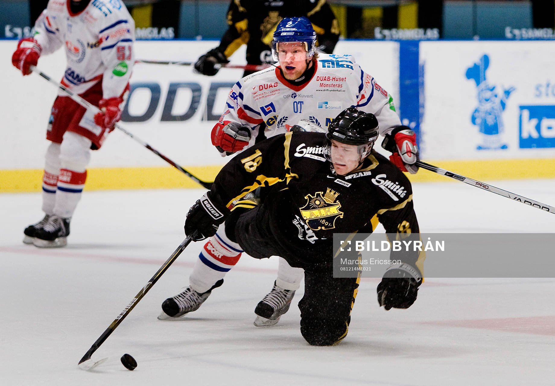 Patrik Bergström, AIK dras omkull av Richard Gynge,