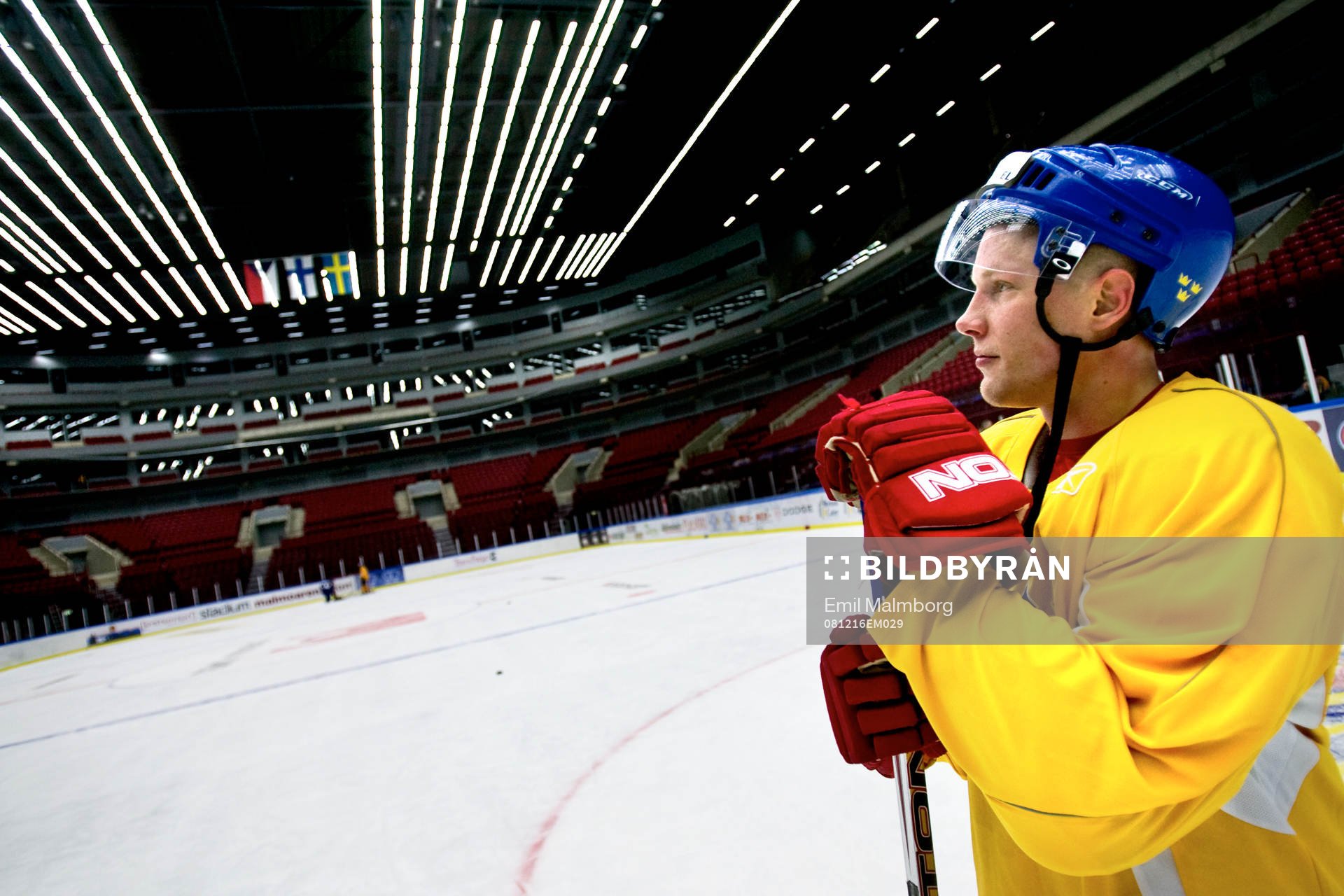 Mika Hannula, Sverige