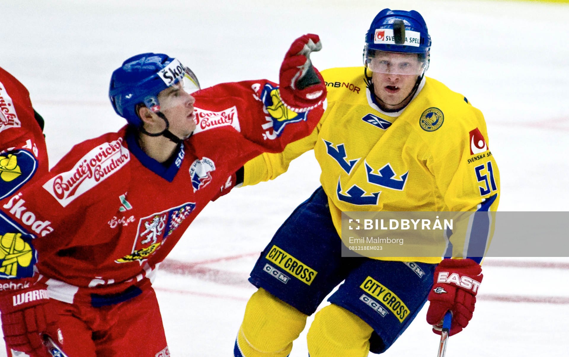 Mika Hannula, Sverige