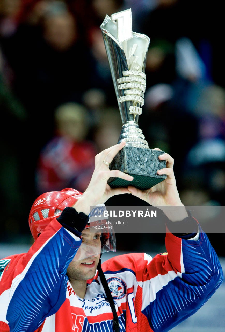 Alexey Tereshchenko, Lagkapten Ryssland lyfter segerpokalen