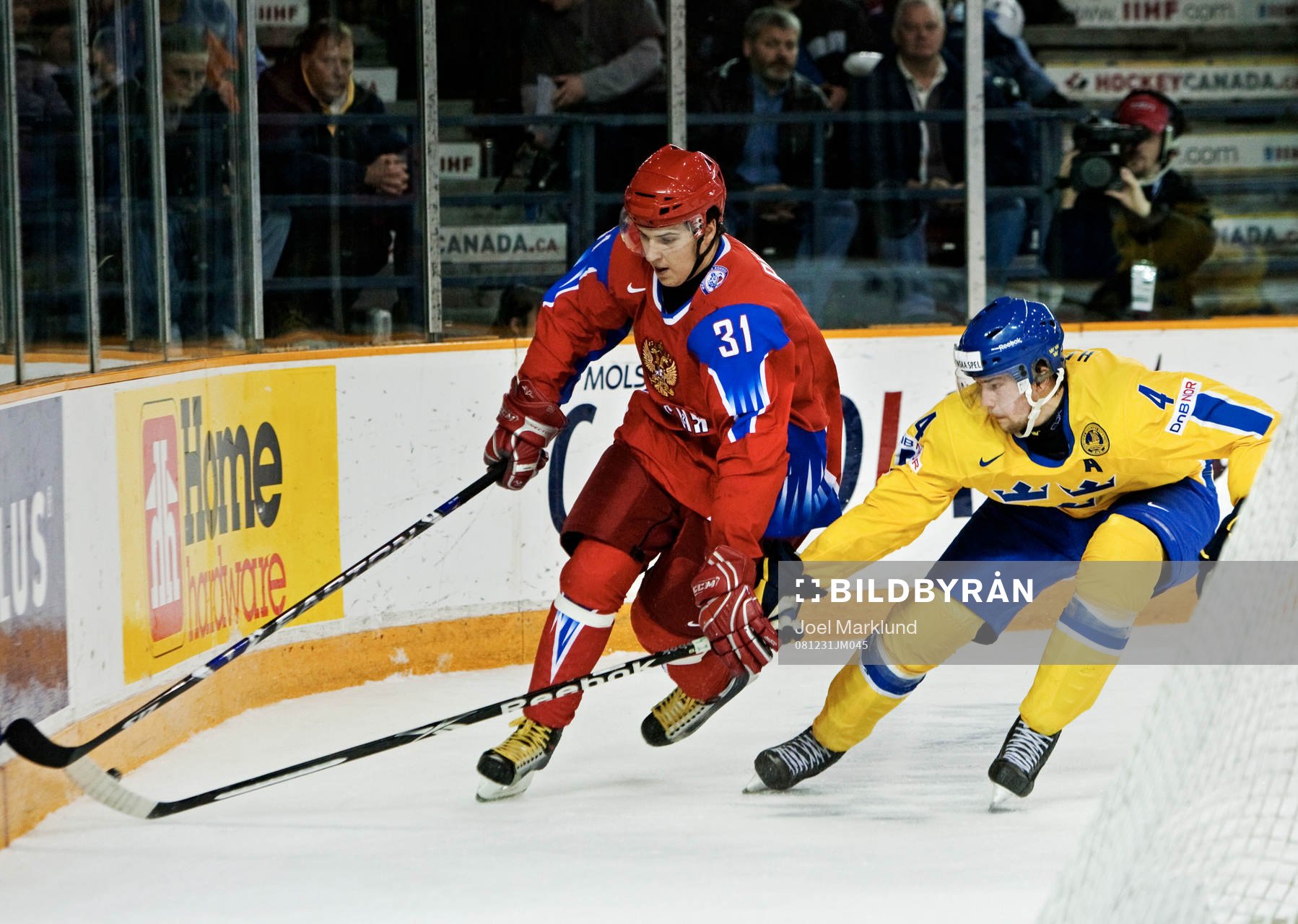 Victor Hedman, Sverige, stoppar Kirill Petrov, Ryssland