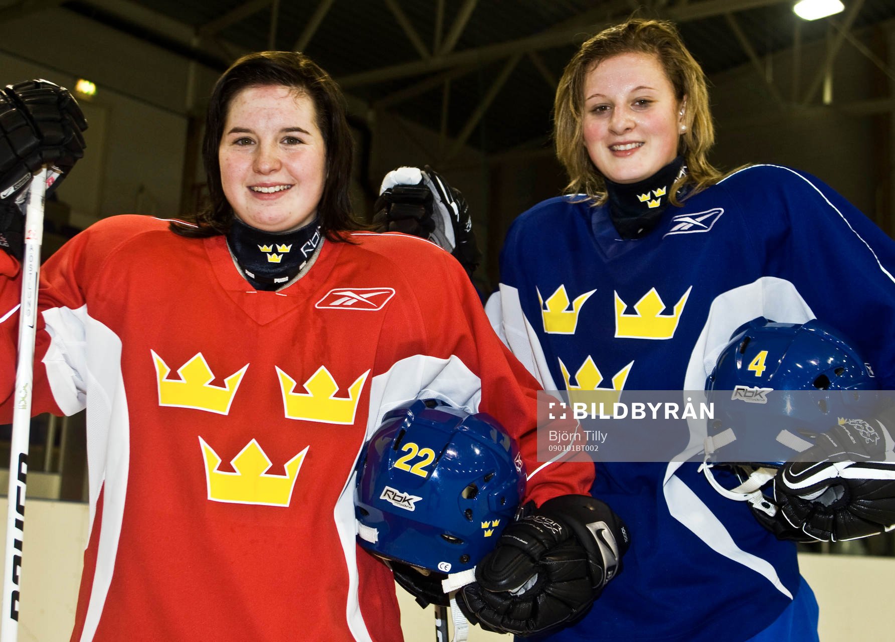 Angelica Östlund och Josefine Holmgren, Sverige