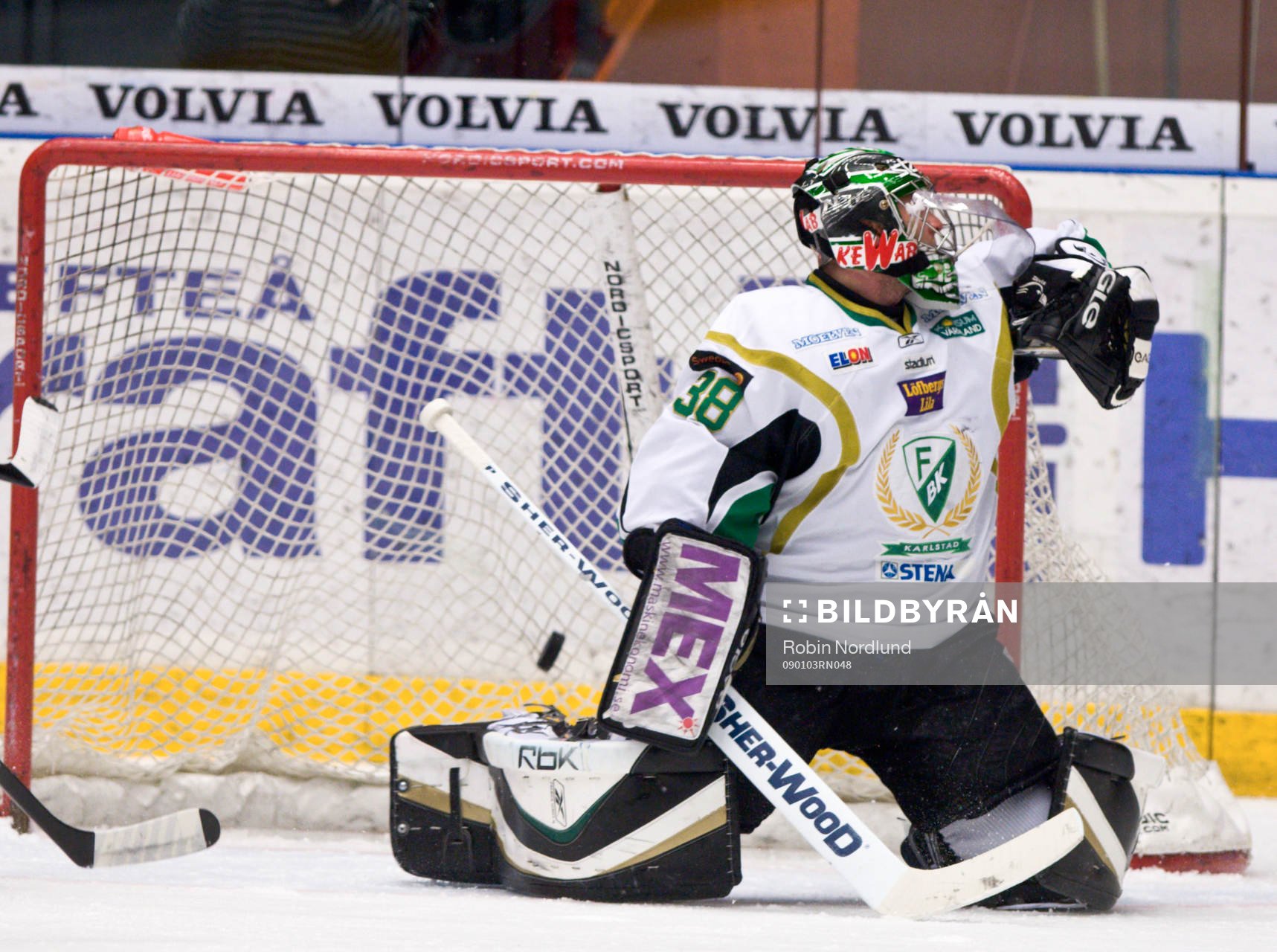 Reinhard Davis, Målvakt, släpper in 1-0