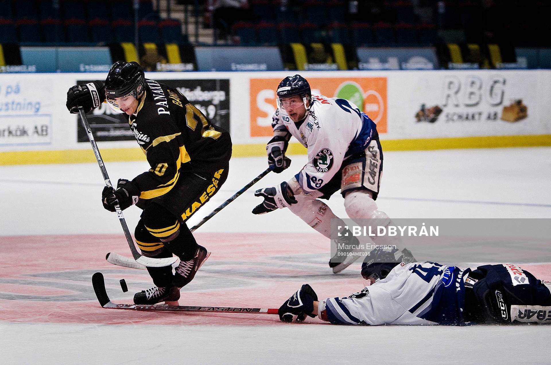 Daniel Bång, AIK rycker ifrån Josh MacNevin, Växjö