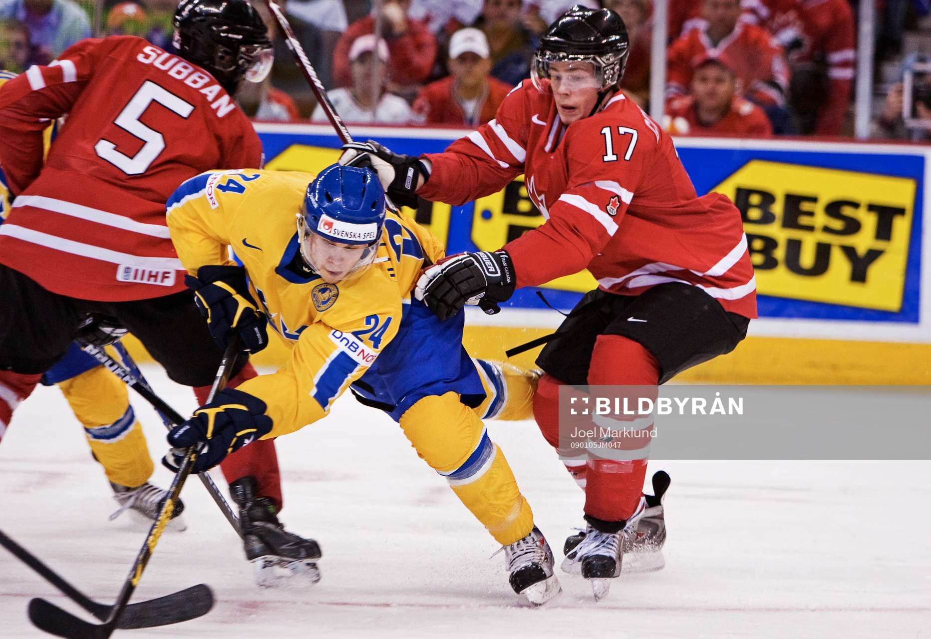 David Ullström, Sverige, kämpar mot Cody Goloubef,