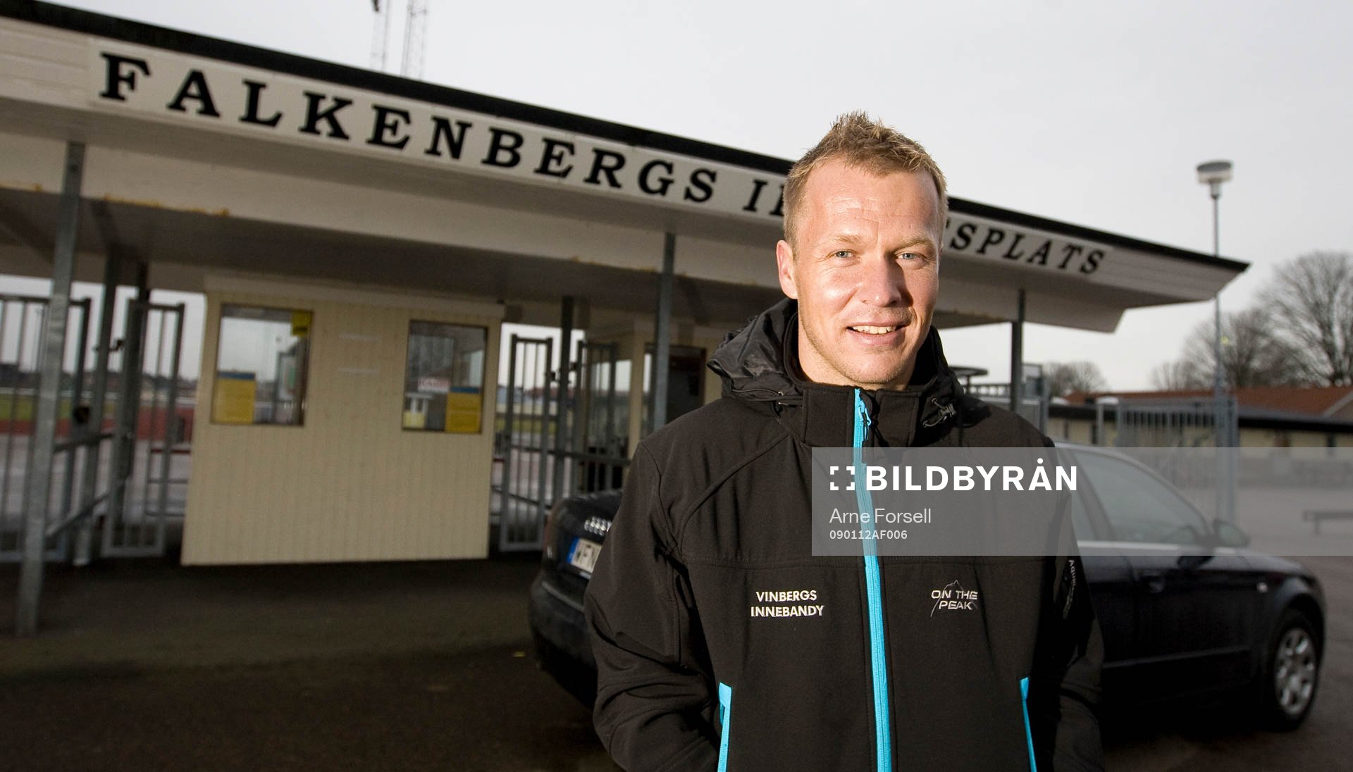 Pär Zetterberg vid fotbollsarenan i Falkenberg