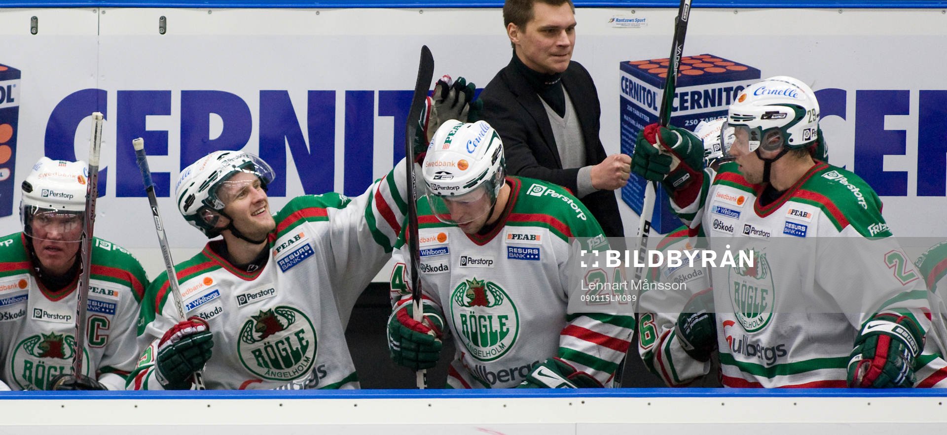 3-0 Chris Abbott grattas i båset av Sebastian Karlsson,