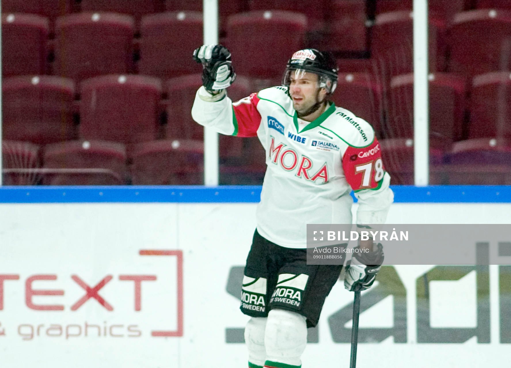 Mikael Simons, jubel