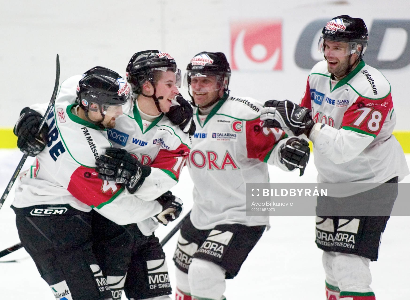 Mario Kempe, Mikael Simons, jubel