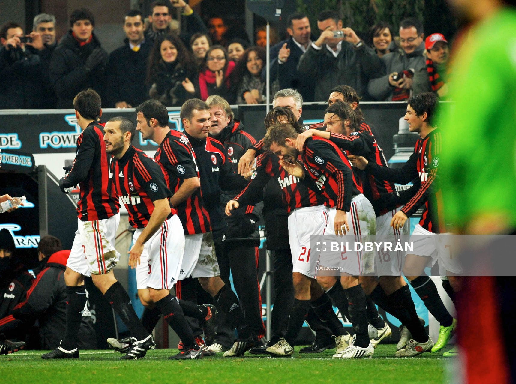 David Beckham, Milan, glädje, jubel