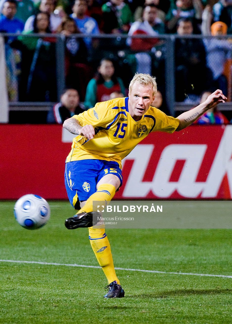 Alexander Farnerud, Sverige skjuter in 0-1