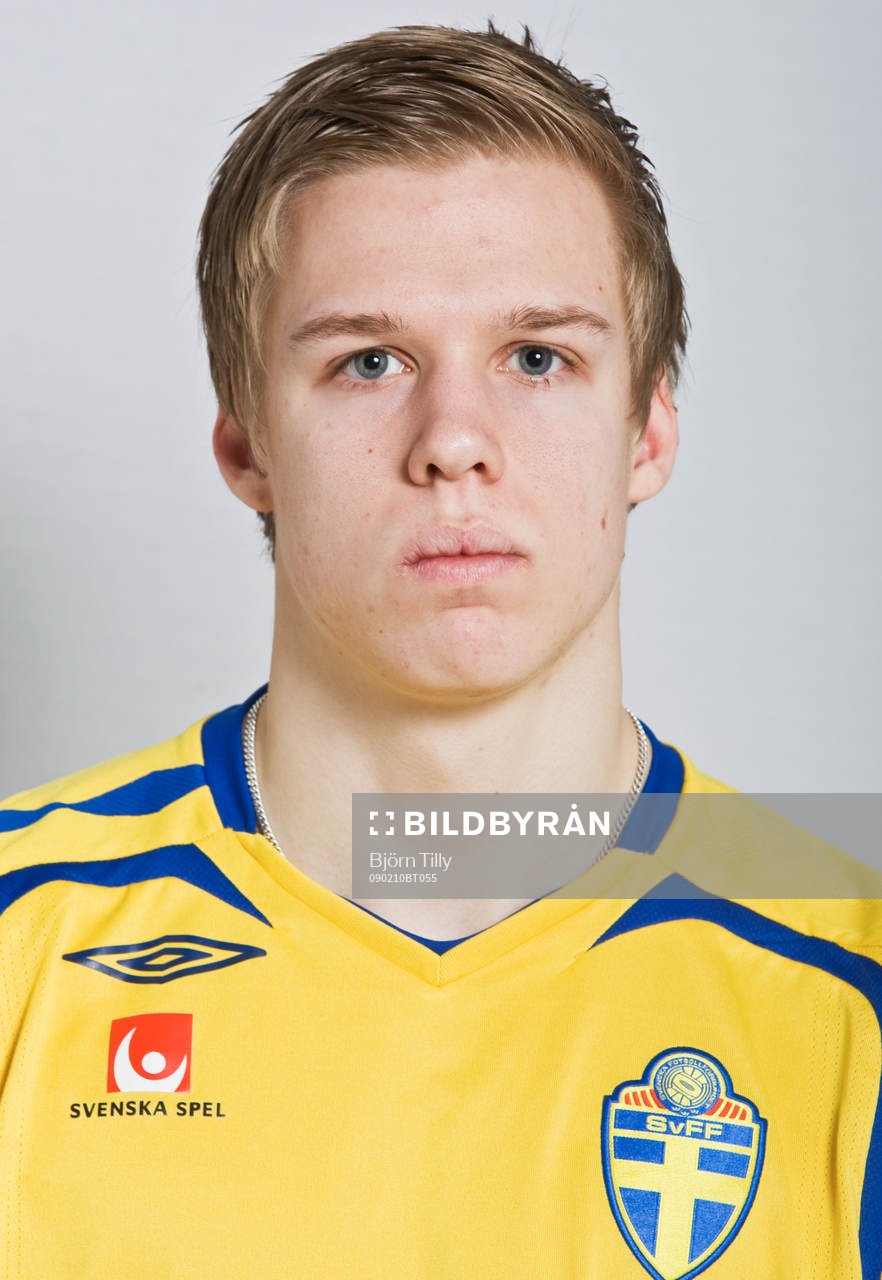 Mathias Axelsson, Sverige