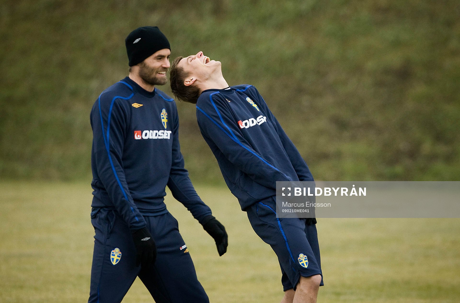 Olof Mellberg och Markus Rosenberg med glada miner