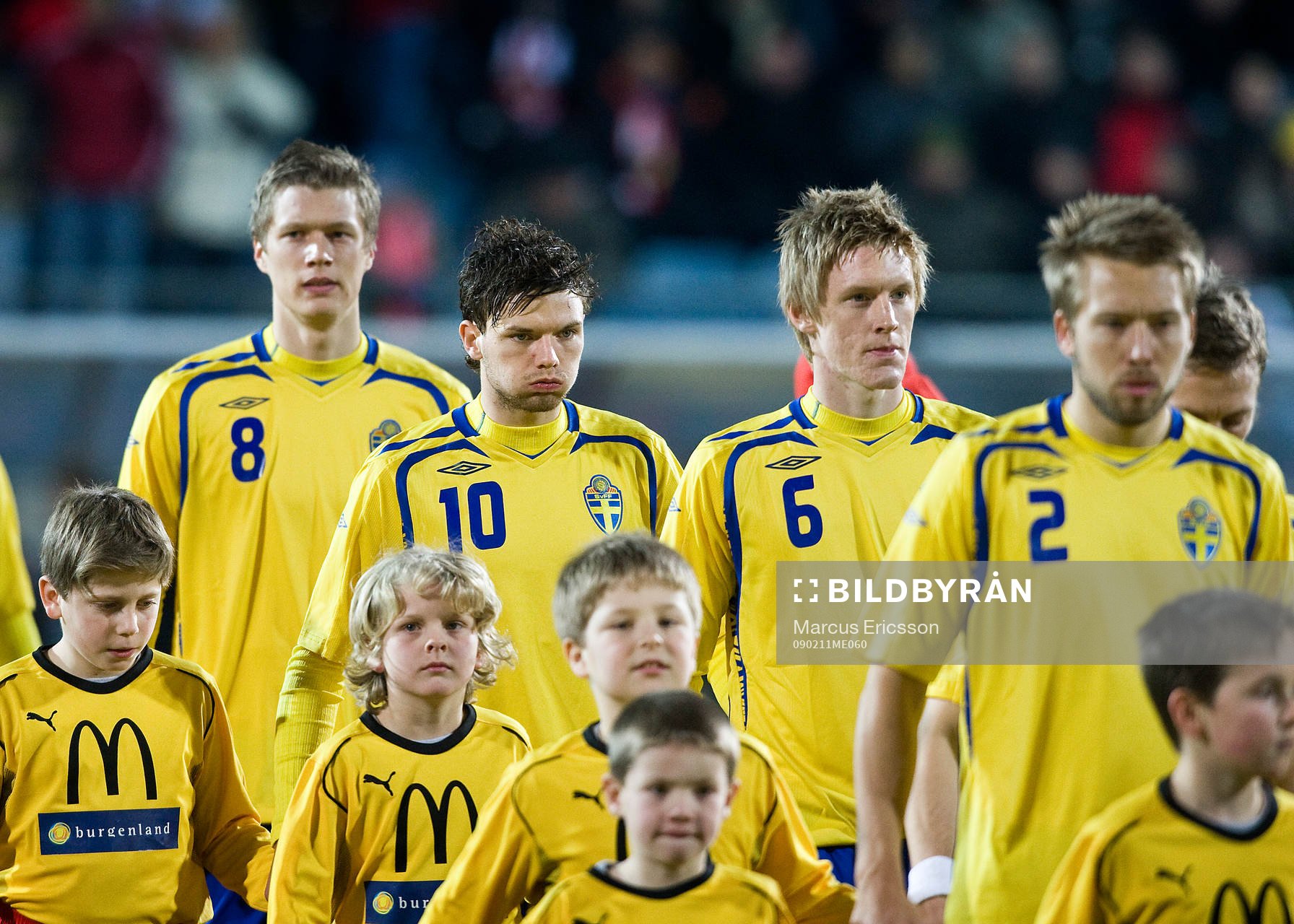 Sverige gör entré på matcharenan. Viktor Elm, Marcus