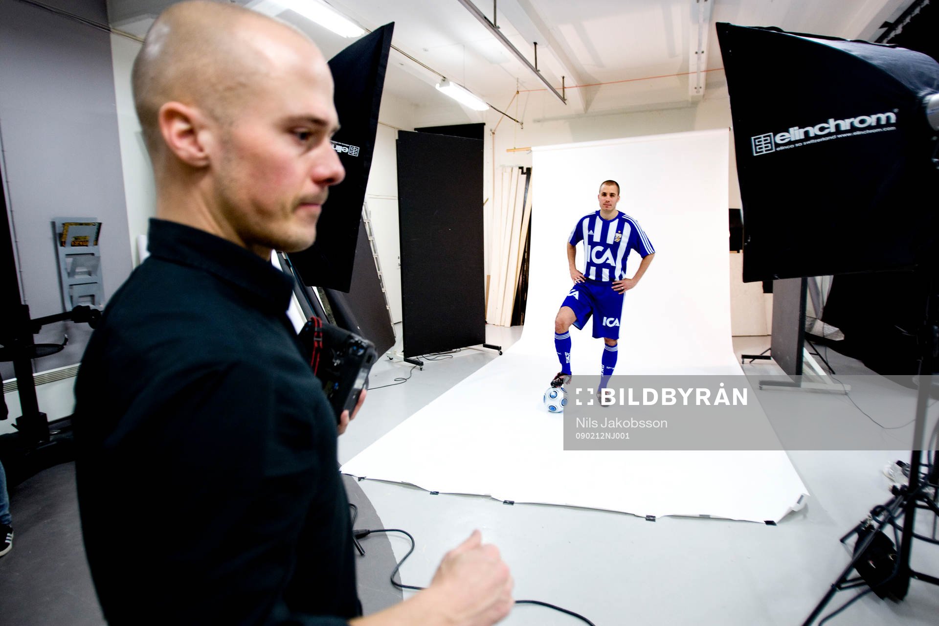 IFK Göteborgs spelare fotas i studio för Adidas. Fotograf